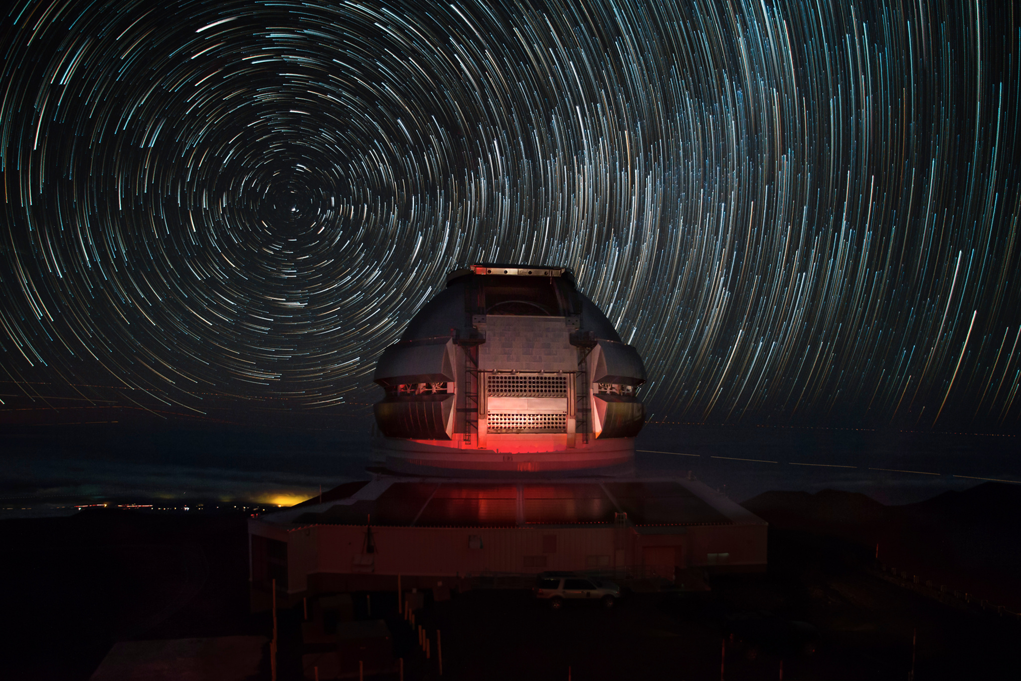 APOD: 2016 October 15 – Gemini Observatory North