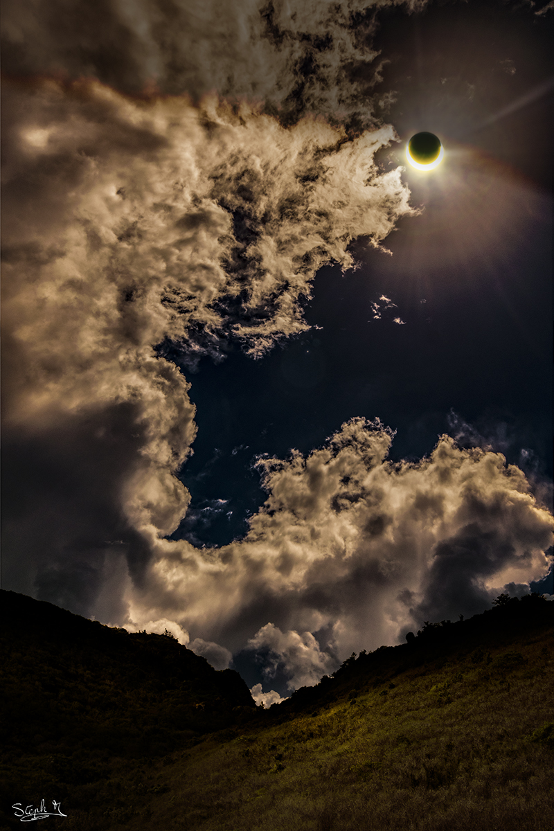 APOD: 2016 September 3 – Reunion Island Eclipse
