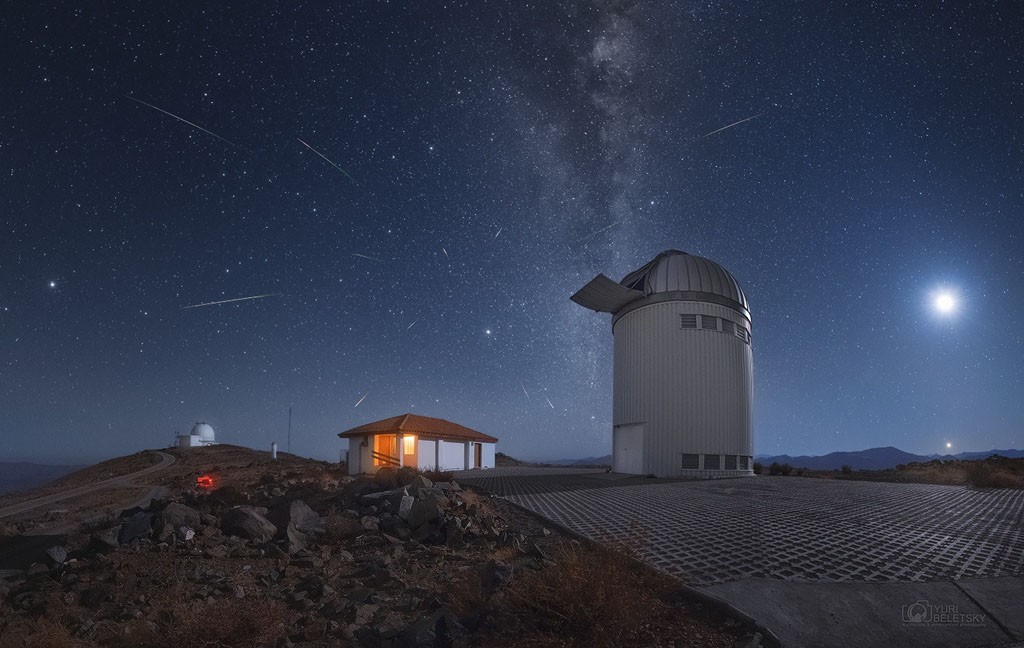 Lyrids in Southern Skies — APOD for 2017-04-27