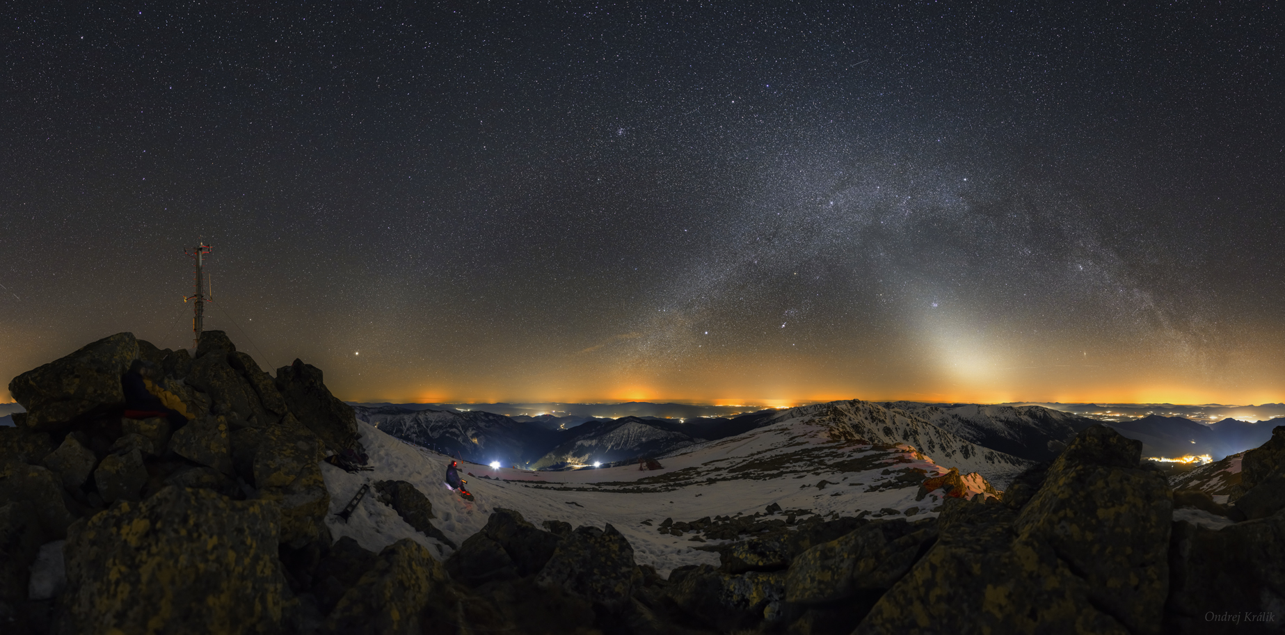 APOD: 2017 April 29 – Arches of Spring