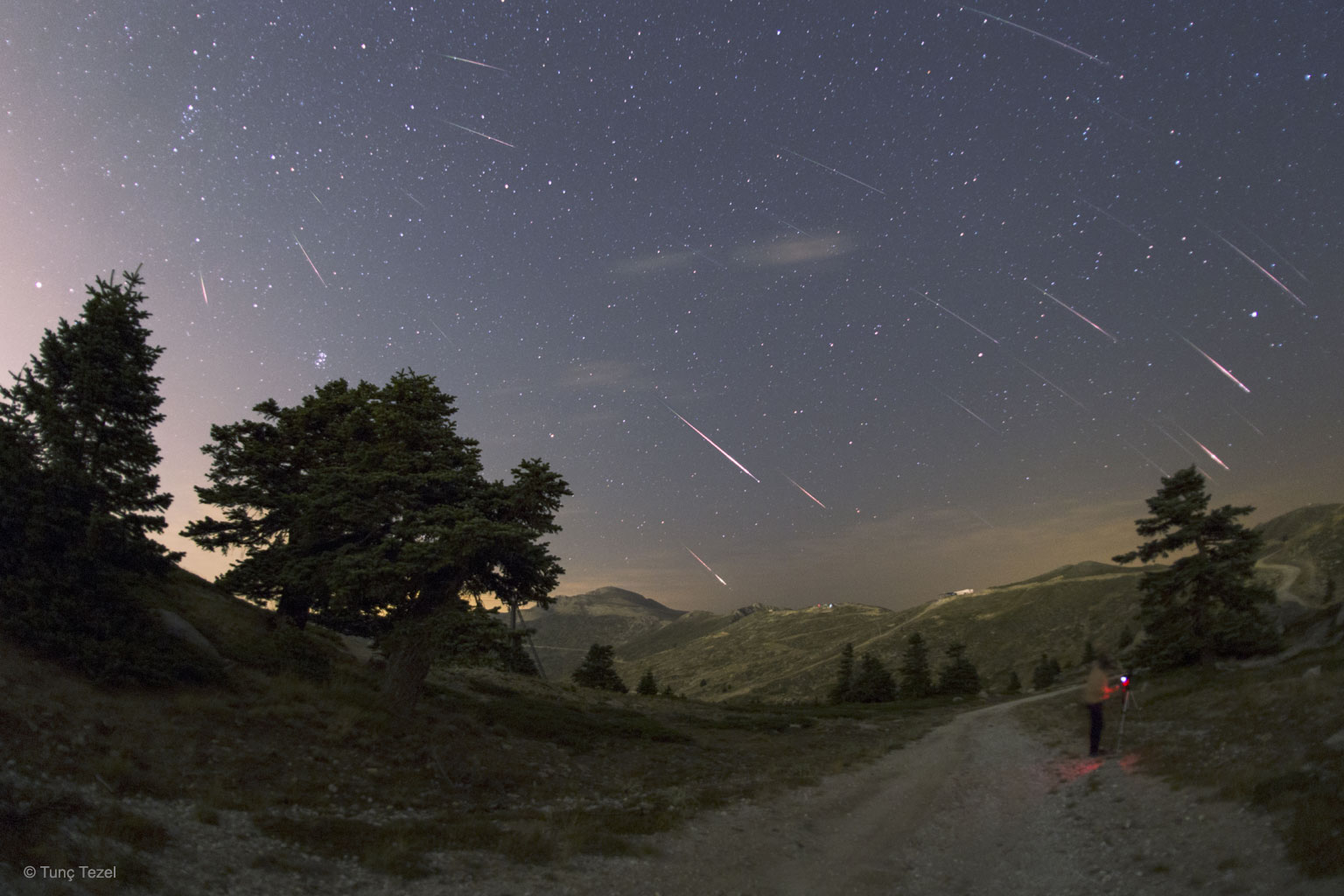 APOD: 2017 August 1 – Perseid Meteors over Turkey