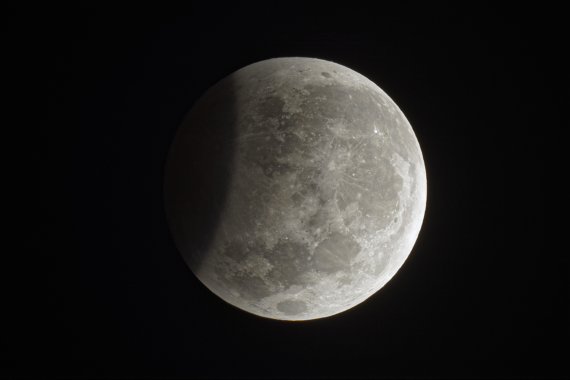 APOD: 2017 August 9 – August’s Lunar Eclipse