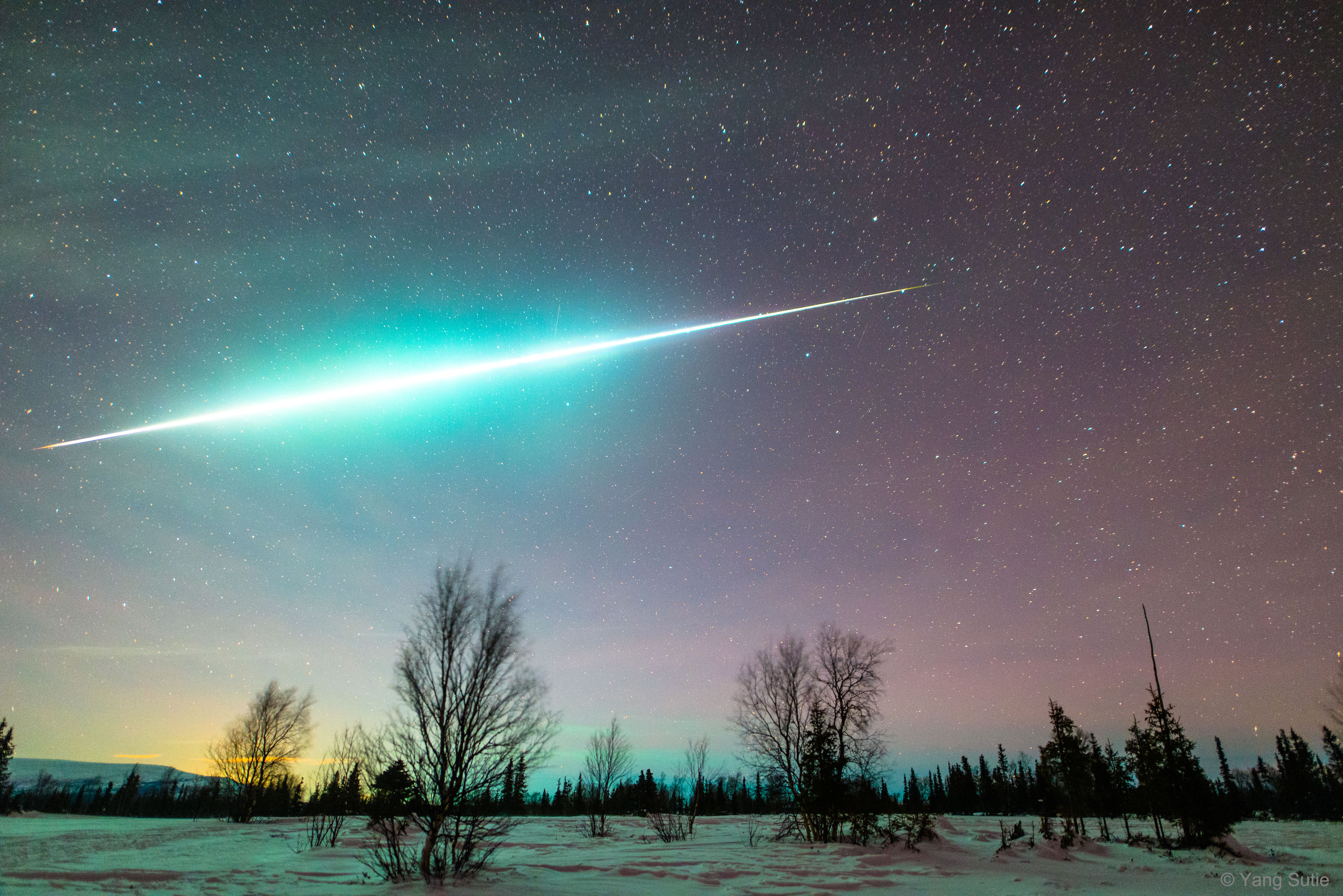 APOD: 2017 December 25 – Fireball in the Arctic