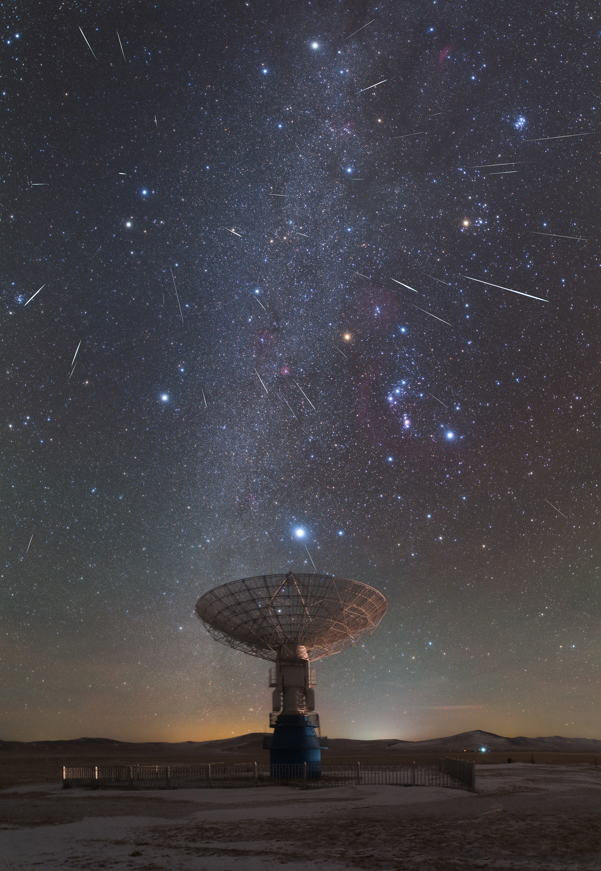 APOD: 2017 December 15 – Geminids of the North