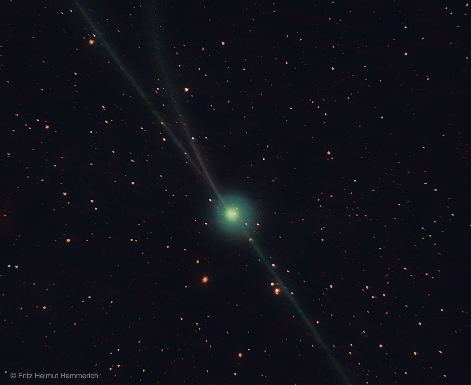 APOD: 2017 February 20 – Almost Three Tails for Comet Encke