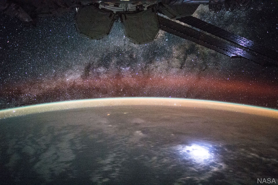 APOD: 2017 January 18 – Space Station Vista: Planet and Galaxy