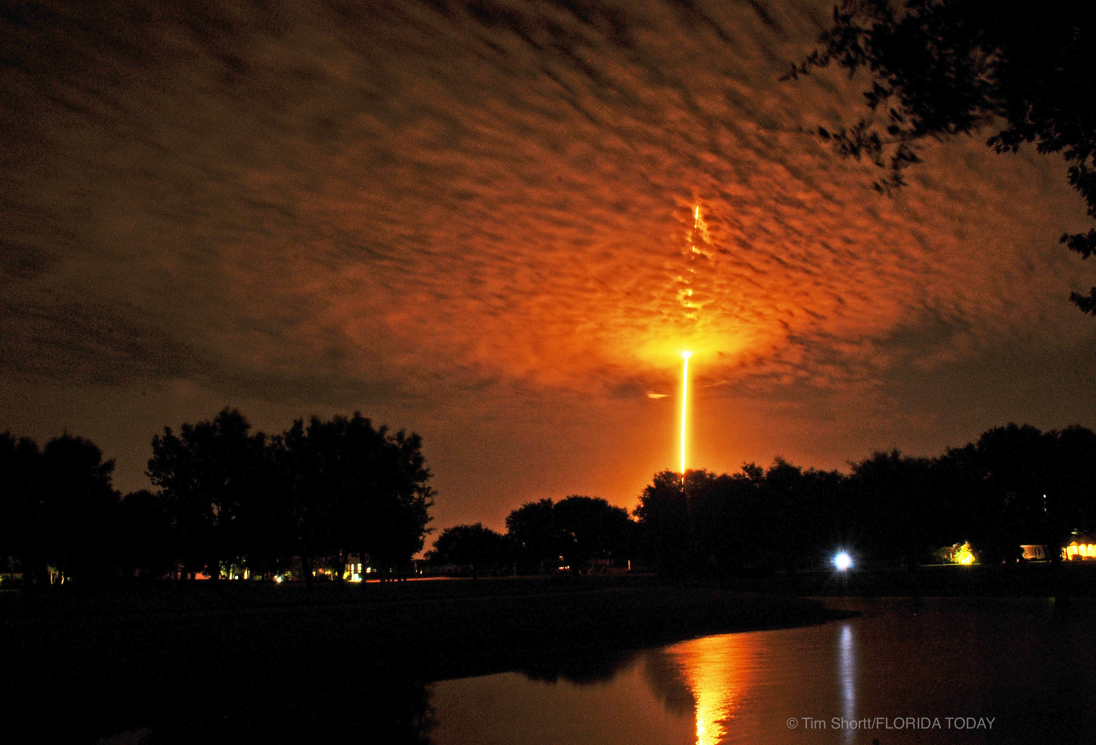 APOD: 2017 January 22 – SpaceX Falcon 9 to Orbit