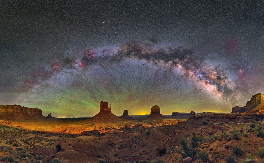 APOD: 2017 July 26 – The Milky Way over Monument Valley