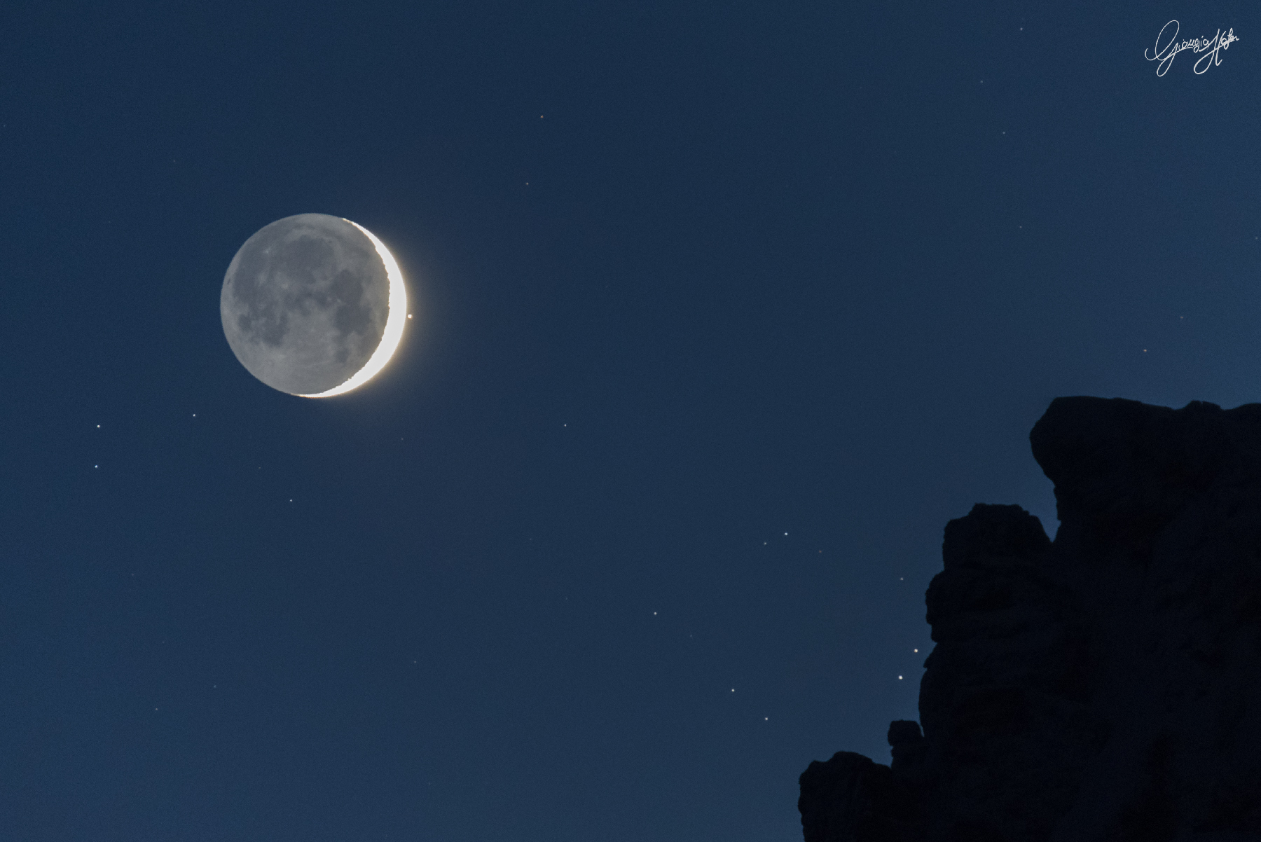 APOD: 2017 May 5 – The Bull’s Eye and the Young Moon