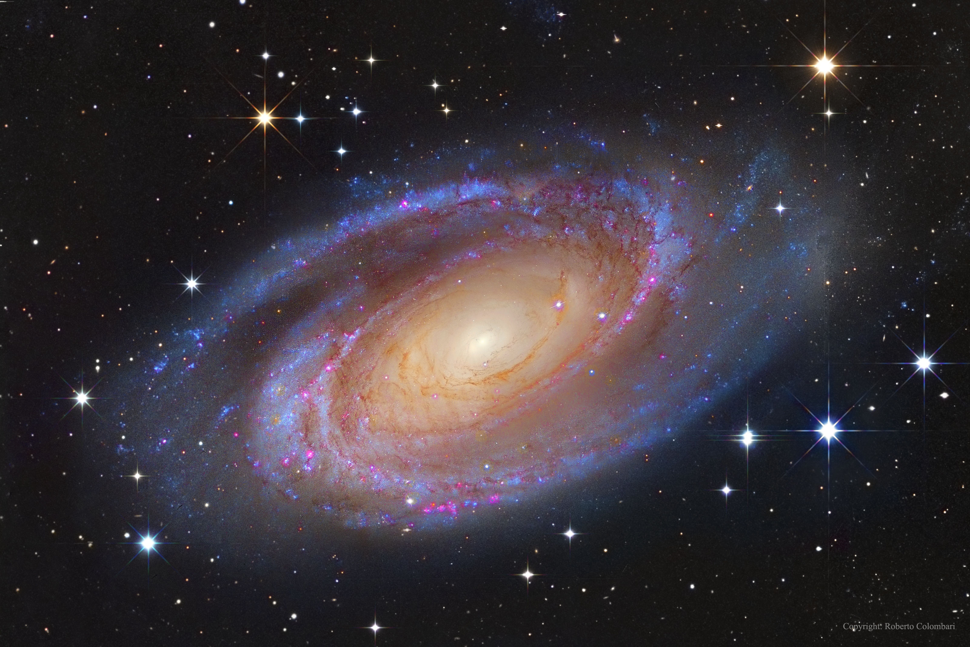 APOD: 2017 September 17 – Bright Spiral Galaxy M81