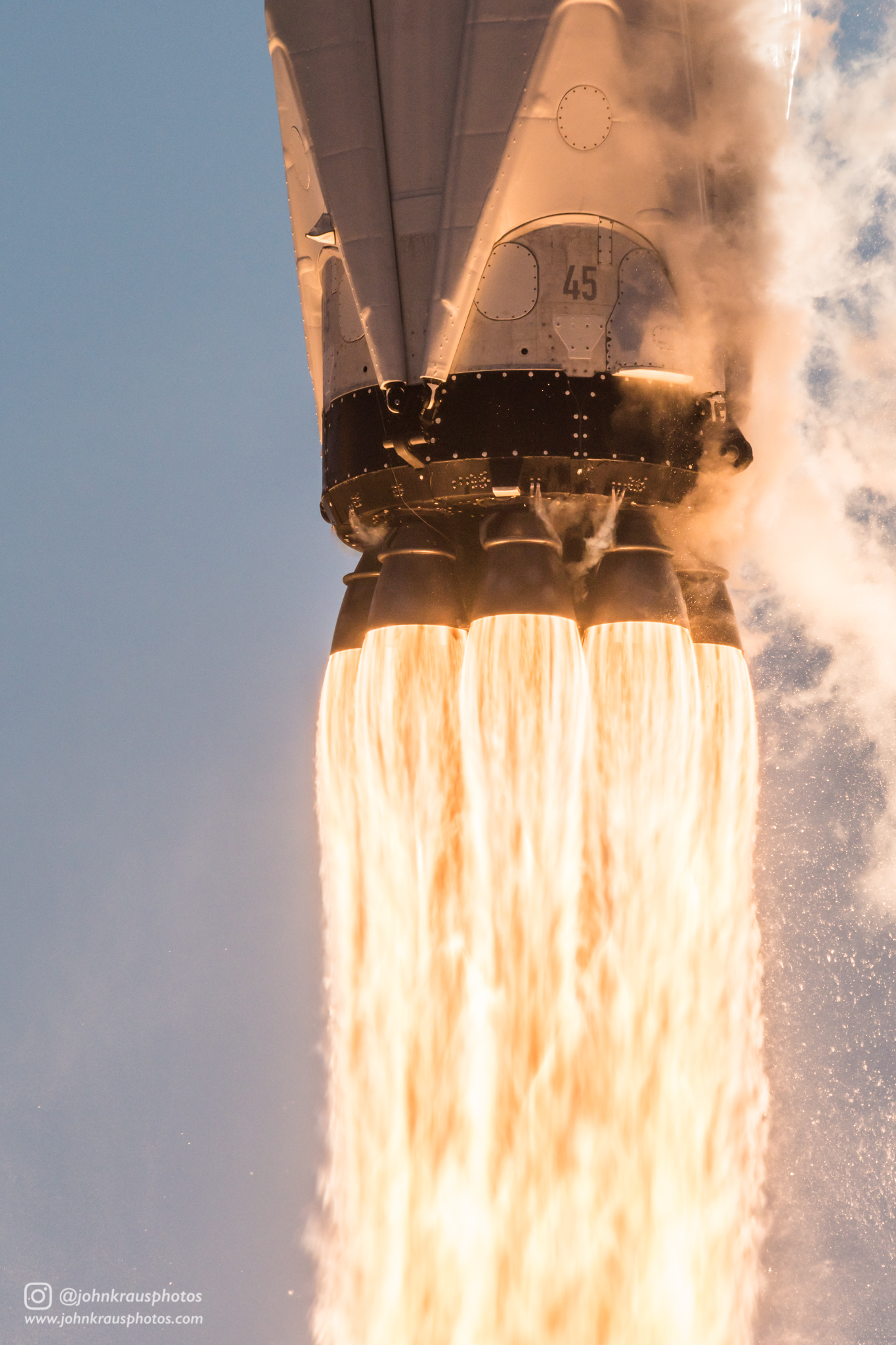 APOD: 2018 April 21 – TESS Launch Close Up