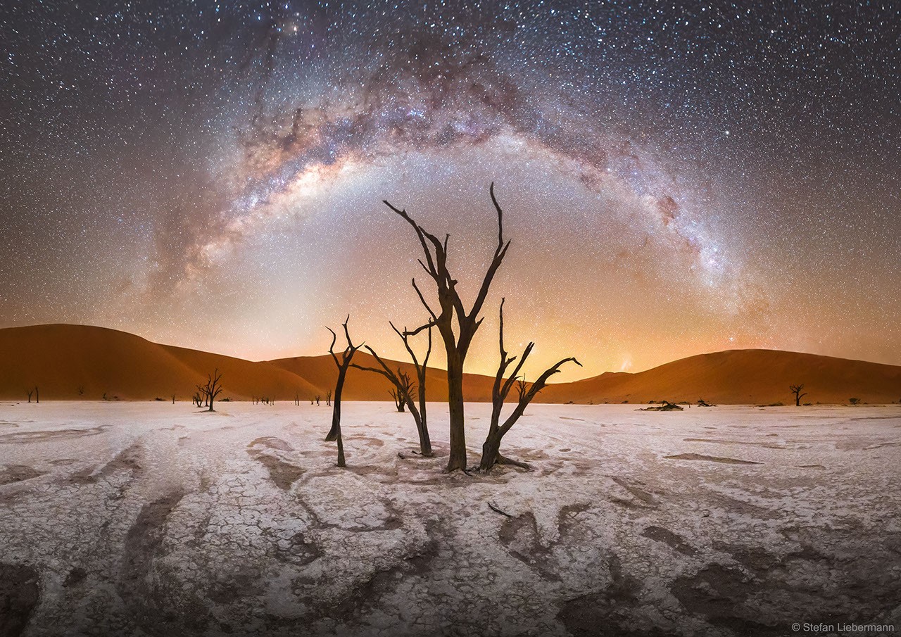 Milky Way over Deadvlei in Namibia — APOD for 2018-04-18