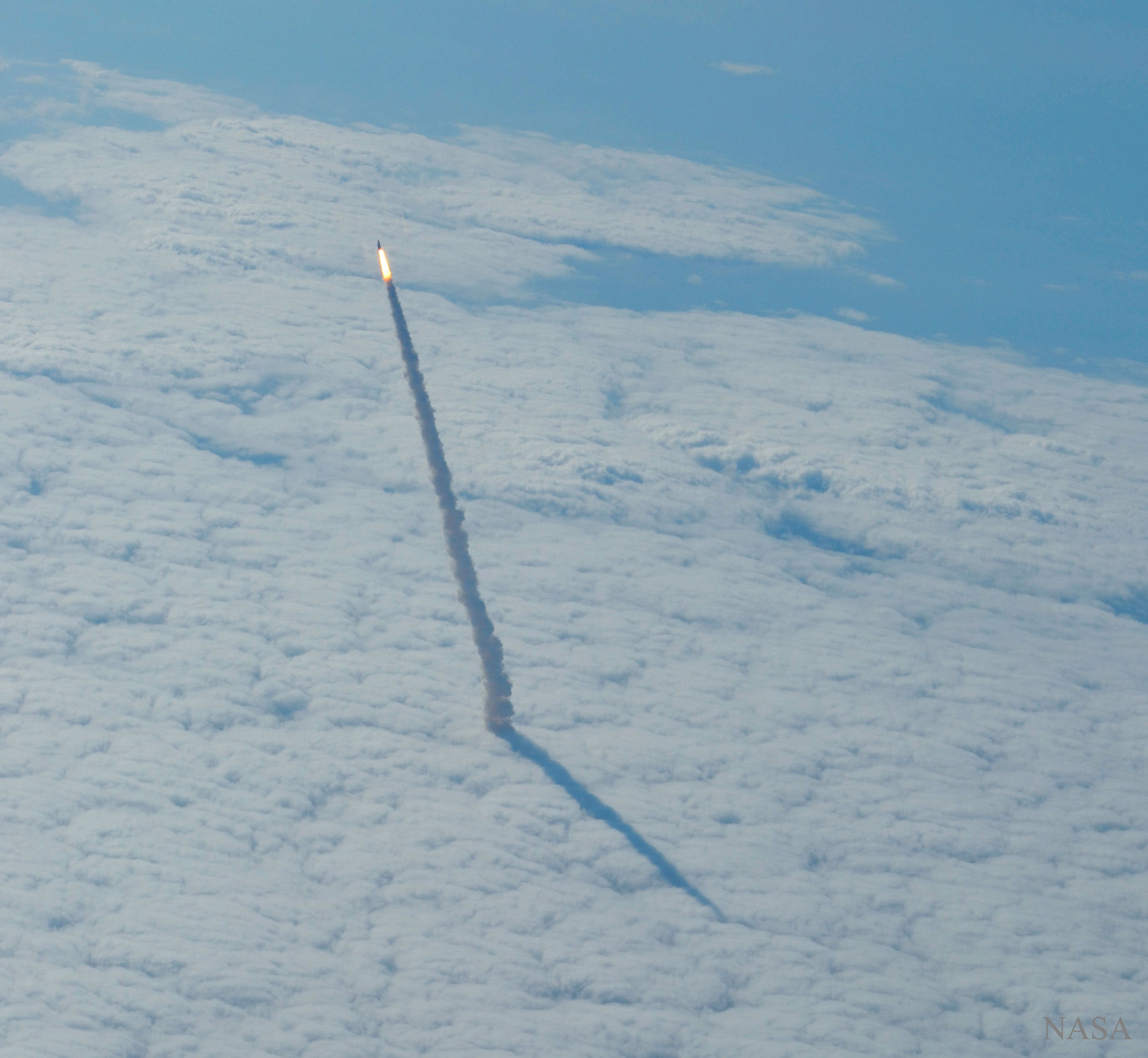 APOD: 2018 April 15 – Space Shuttle Rising