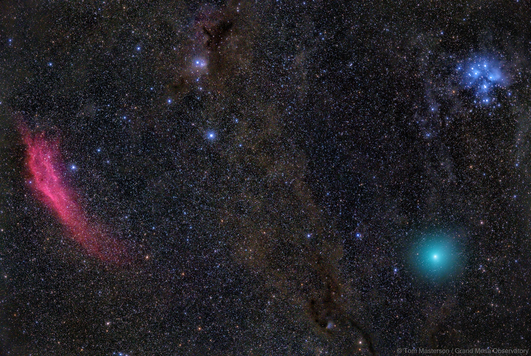 APOD: 2018 December 20 – Red Nebula, Green Comet, Blue Stars