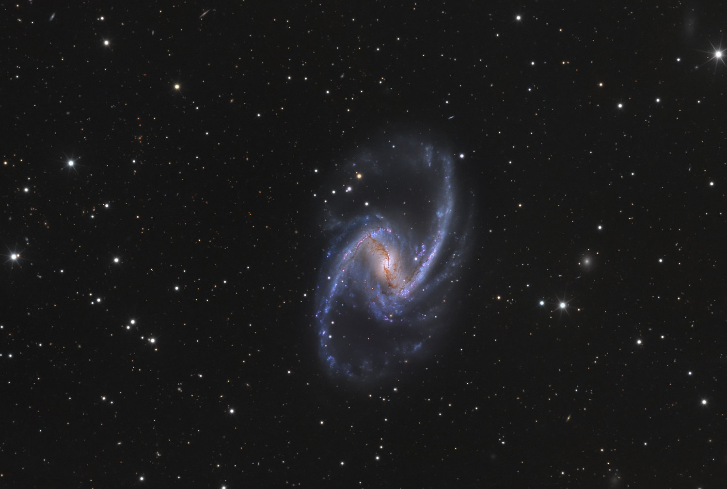 APOD: 2018 December 28 – NGC 1365: Majestic Island Universe