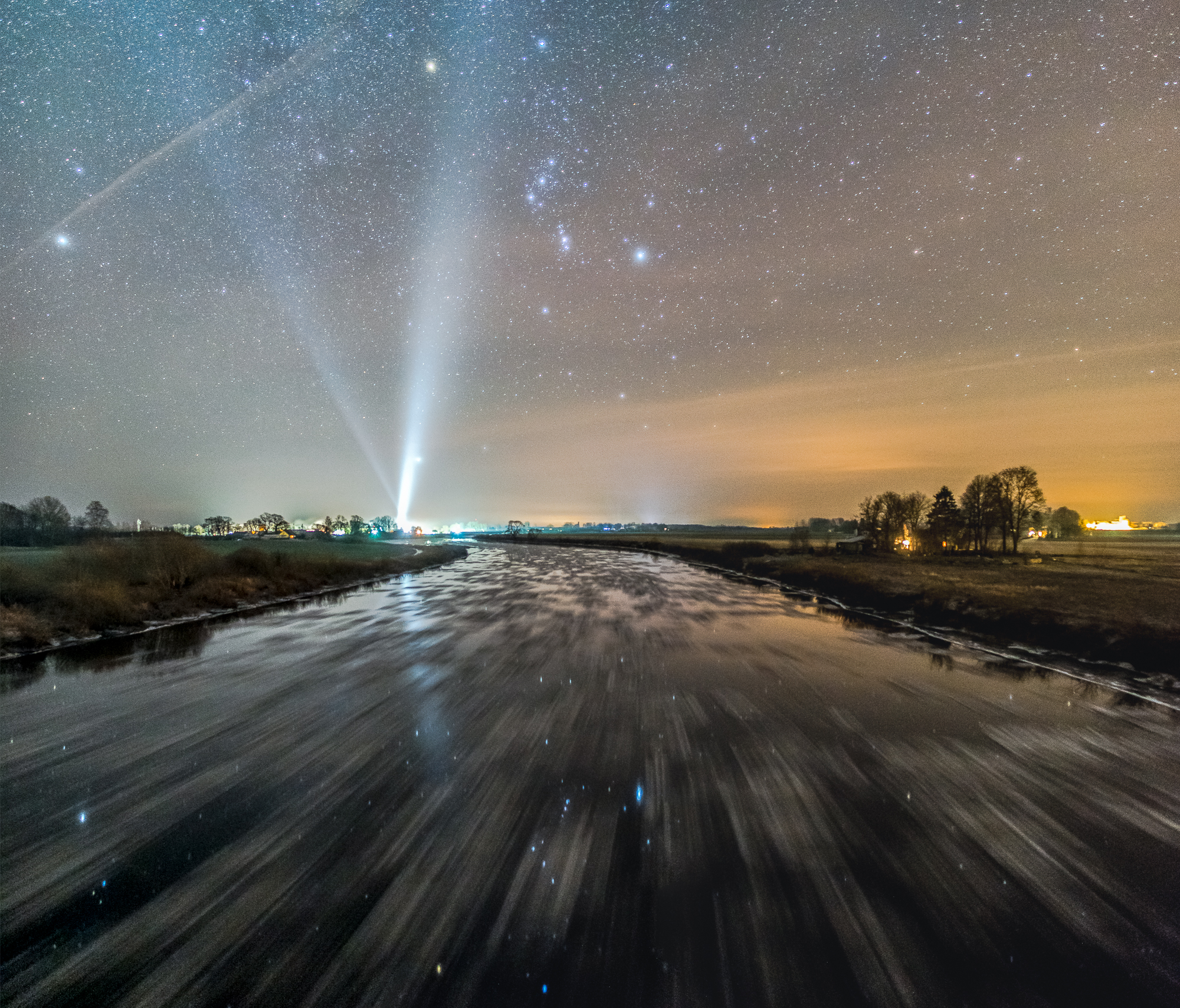 APOD: 2018 November 30 – A Cold River to Orion