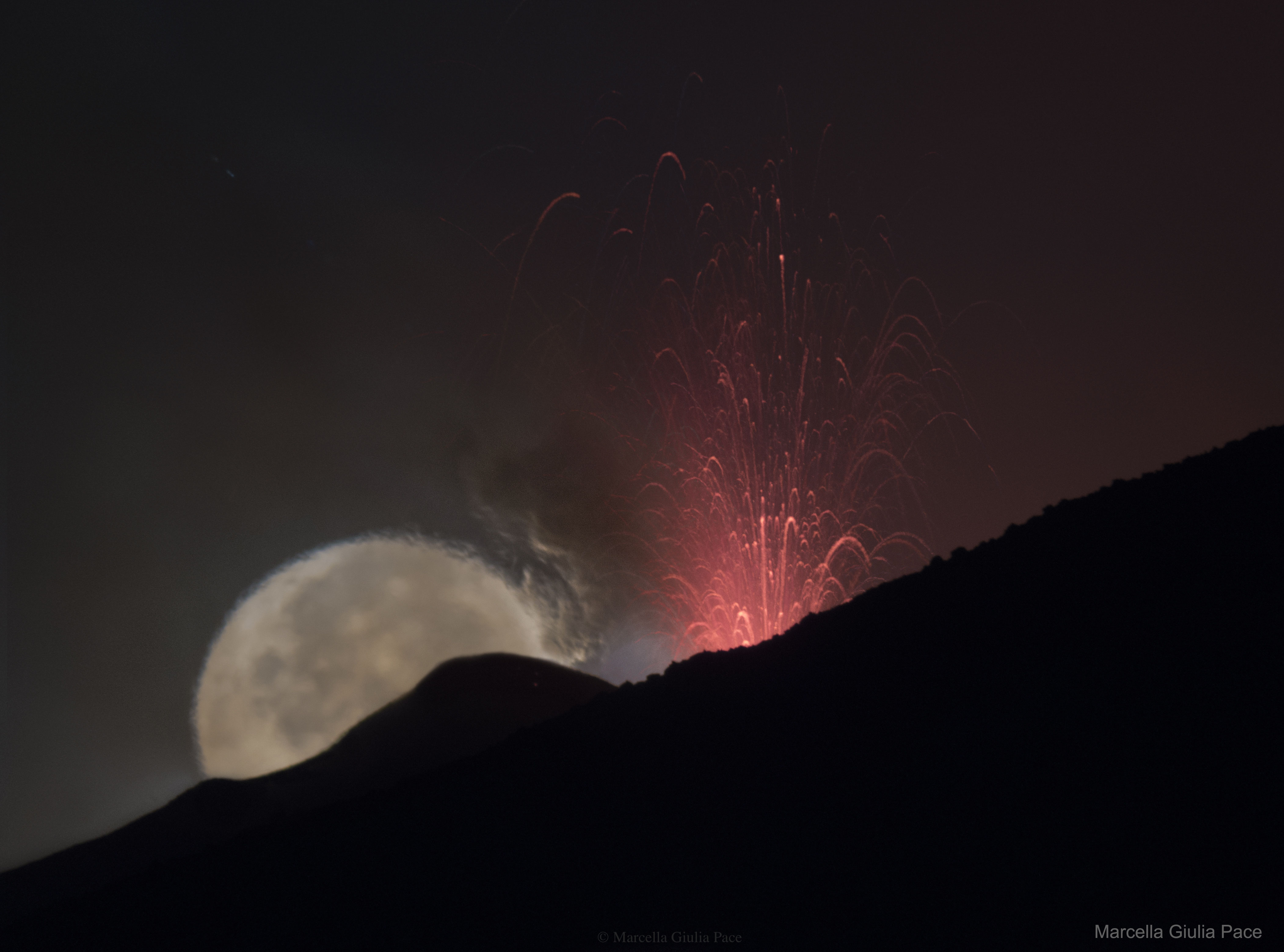 APOD: 2018 September 4 – Moon behind Lava Fountain