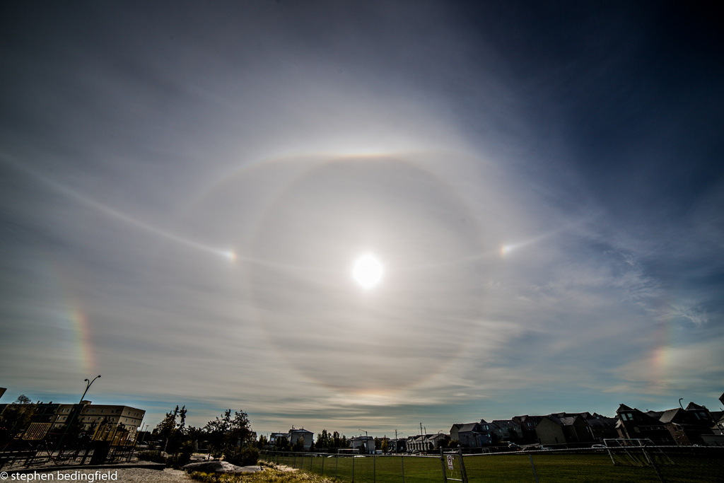 APOD: 2018 September 14 – Ice Halos at Yellowknife