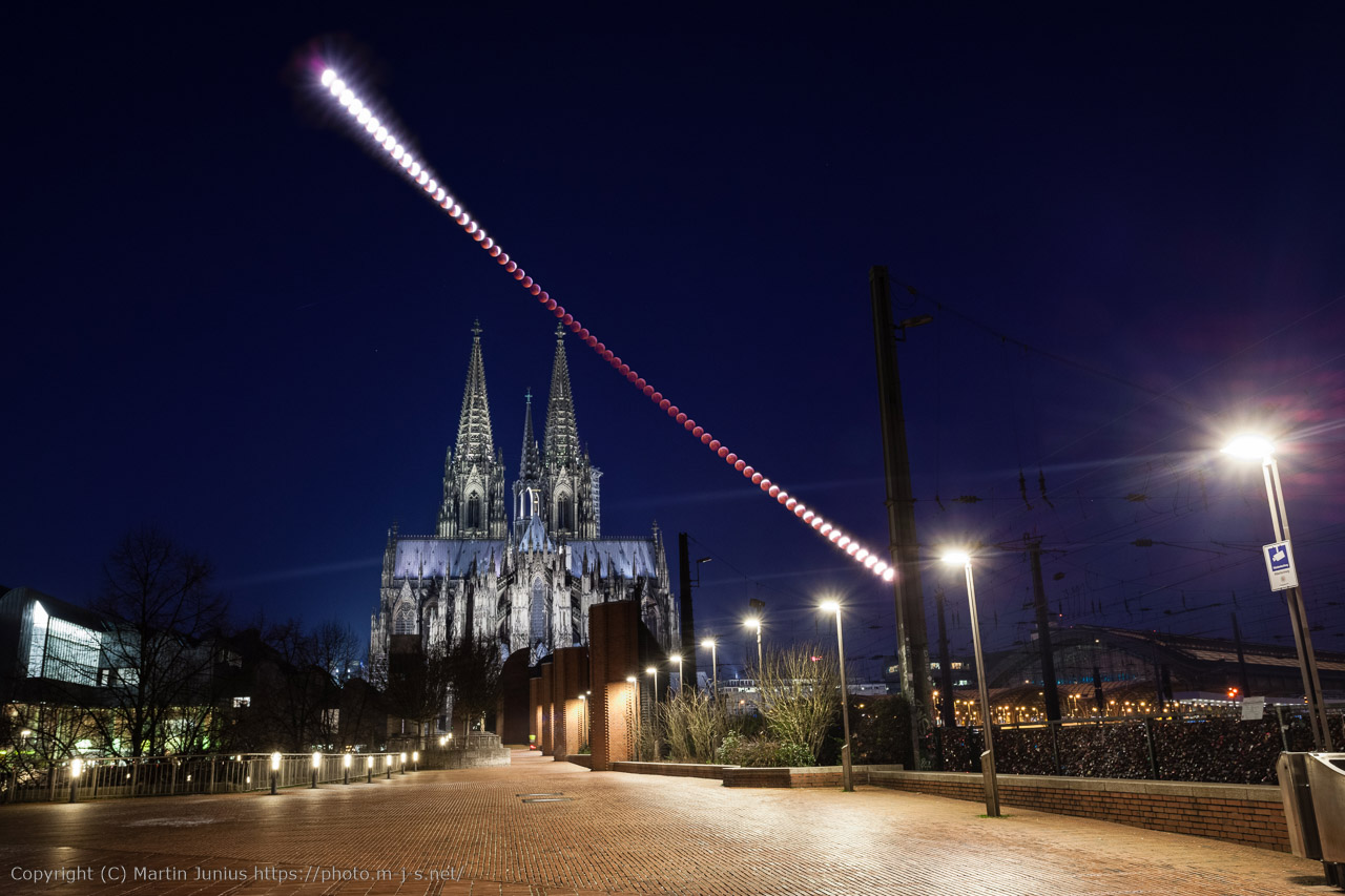APOD: 2019 January 22 – Lunar Eclipse over Cologne Cathedral