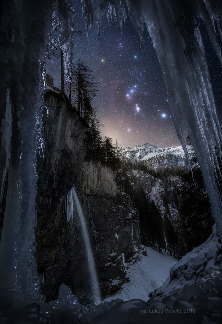 APOD: 2019 January 23 – Orion over the Austrian Alps