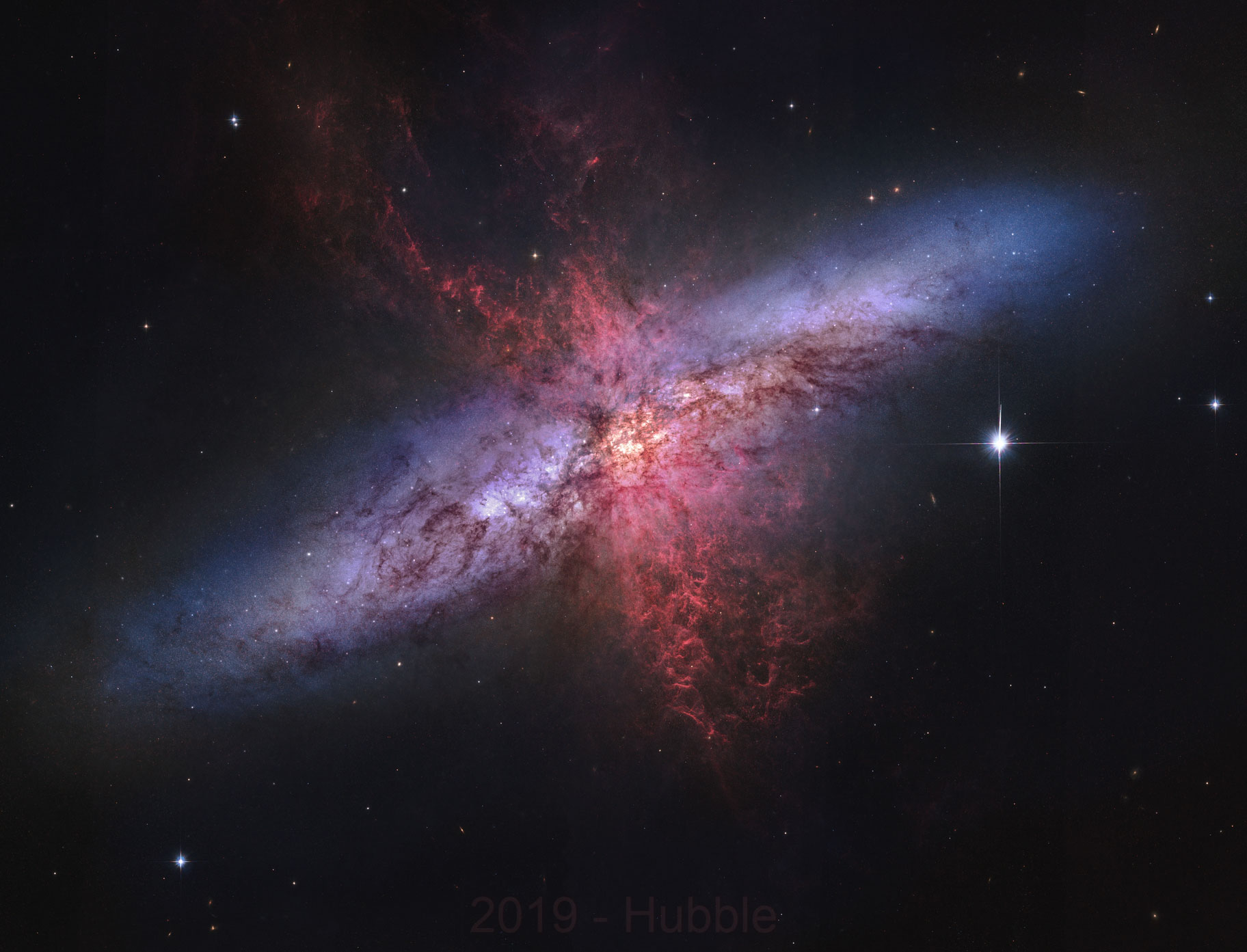 APOD: 2019 July 23 – M82: Galaxy with a Supergalactic Wind