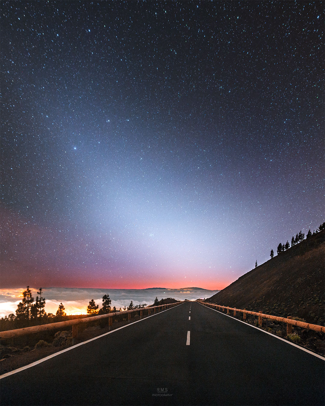 APOD: 2019 July 24 – Zodiacal Road