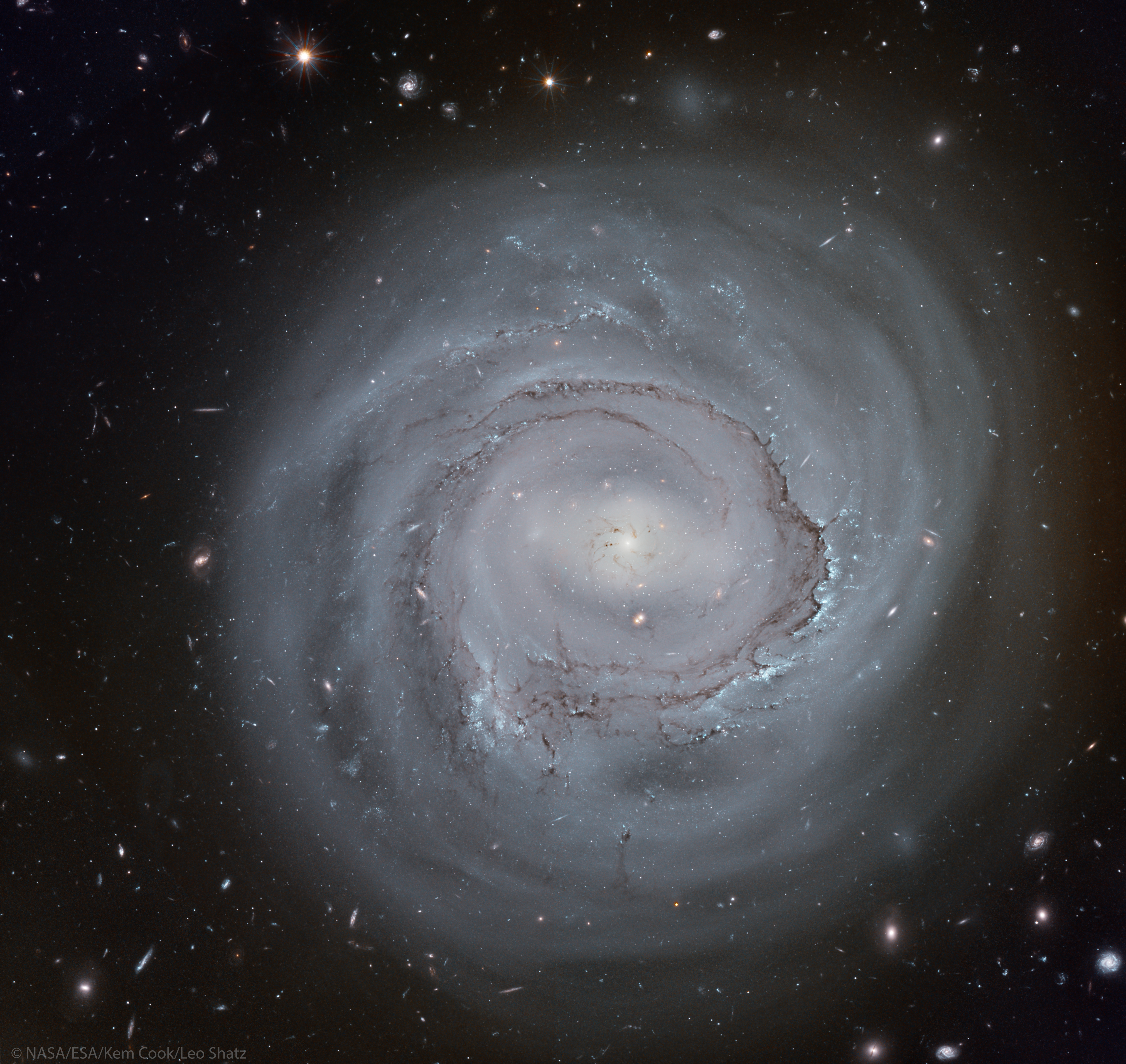APOD: 2019 May 15 – Anemic Spiral NGC 4921 from Hubble