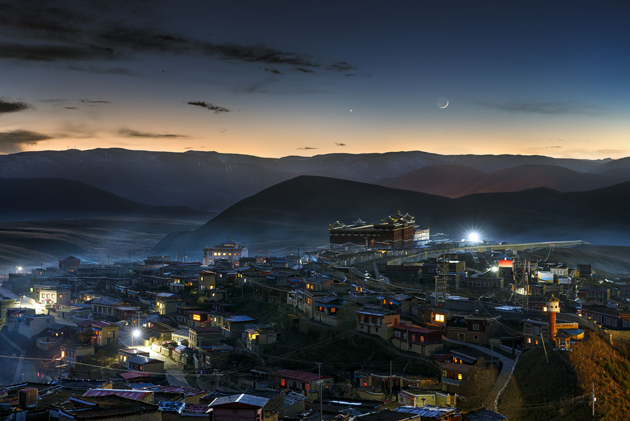 Moon and Planets at Twilight — APOD for 2019-11-28