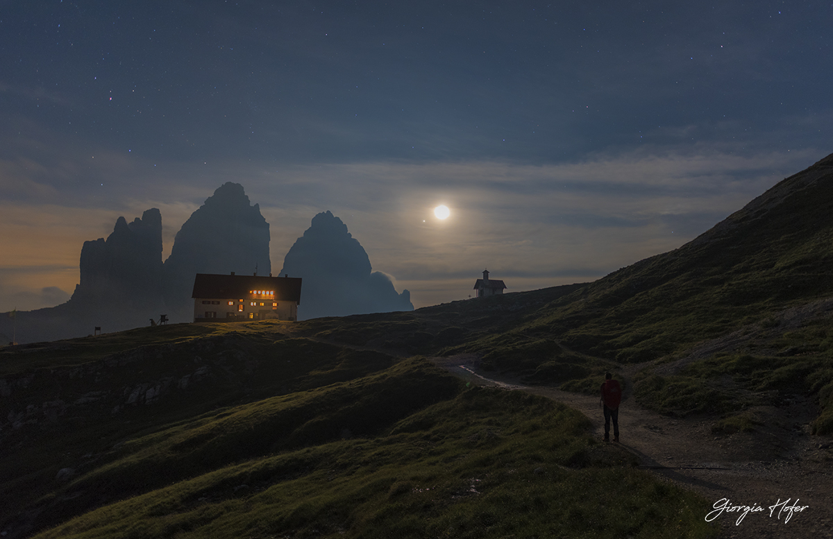 APOD: 2019 September 2 – The Moon and Jupiter over the Alps