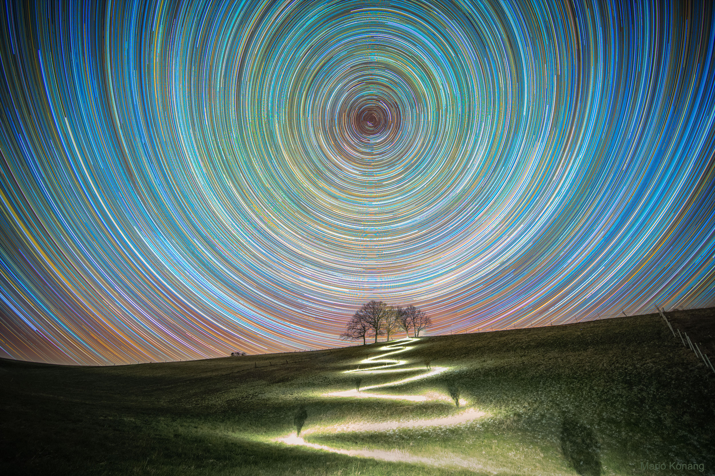APOD: 2020 April 7 – A Path North