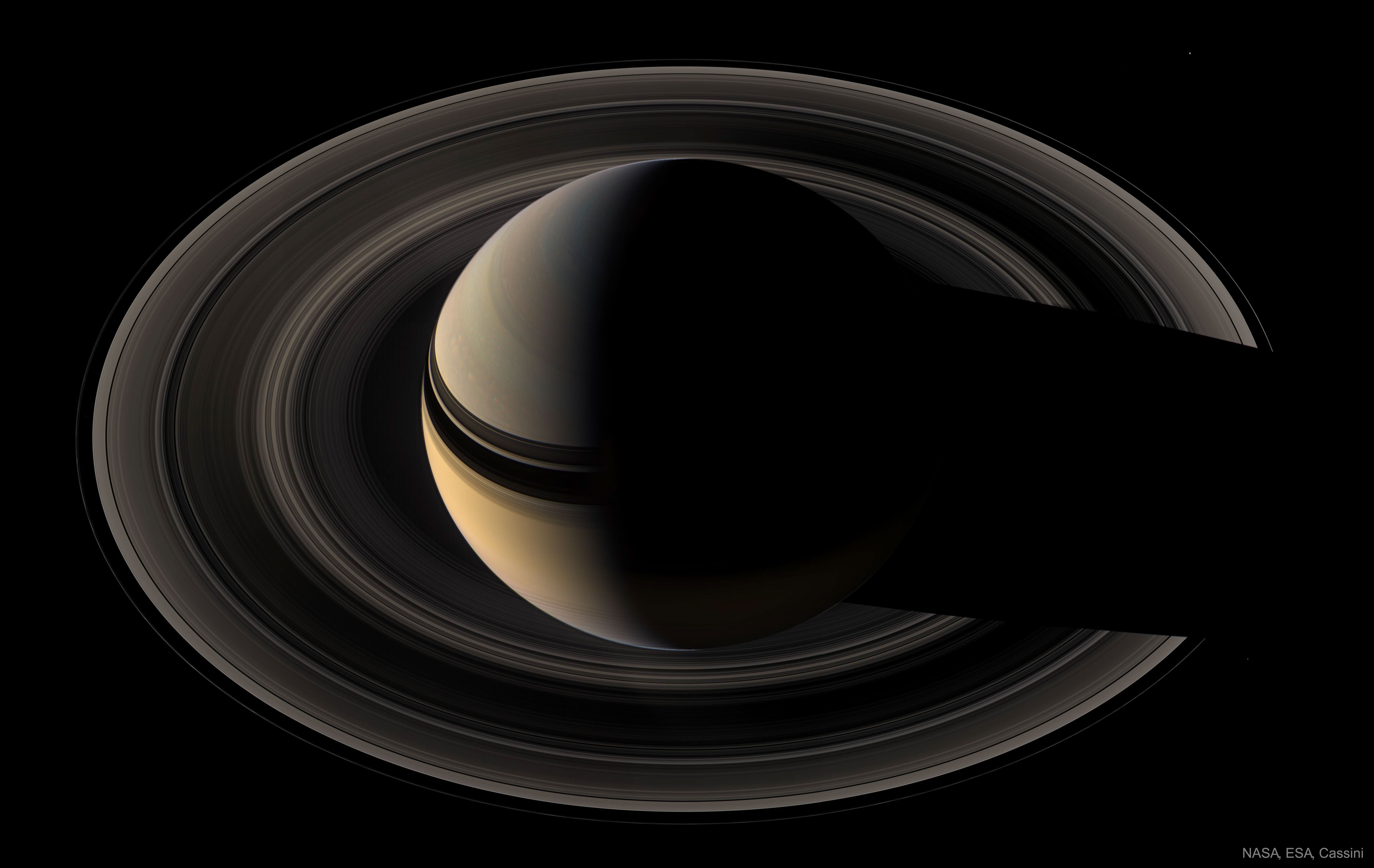 APOD: 2020 August 8 – Crescent Saturn