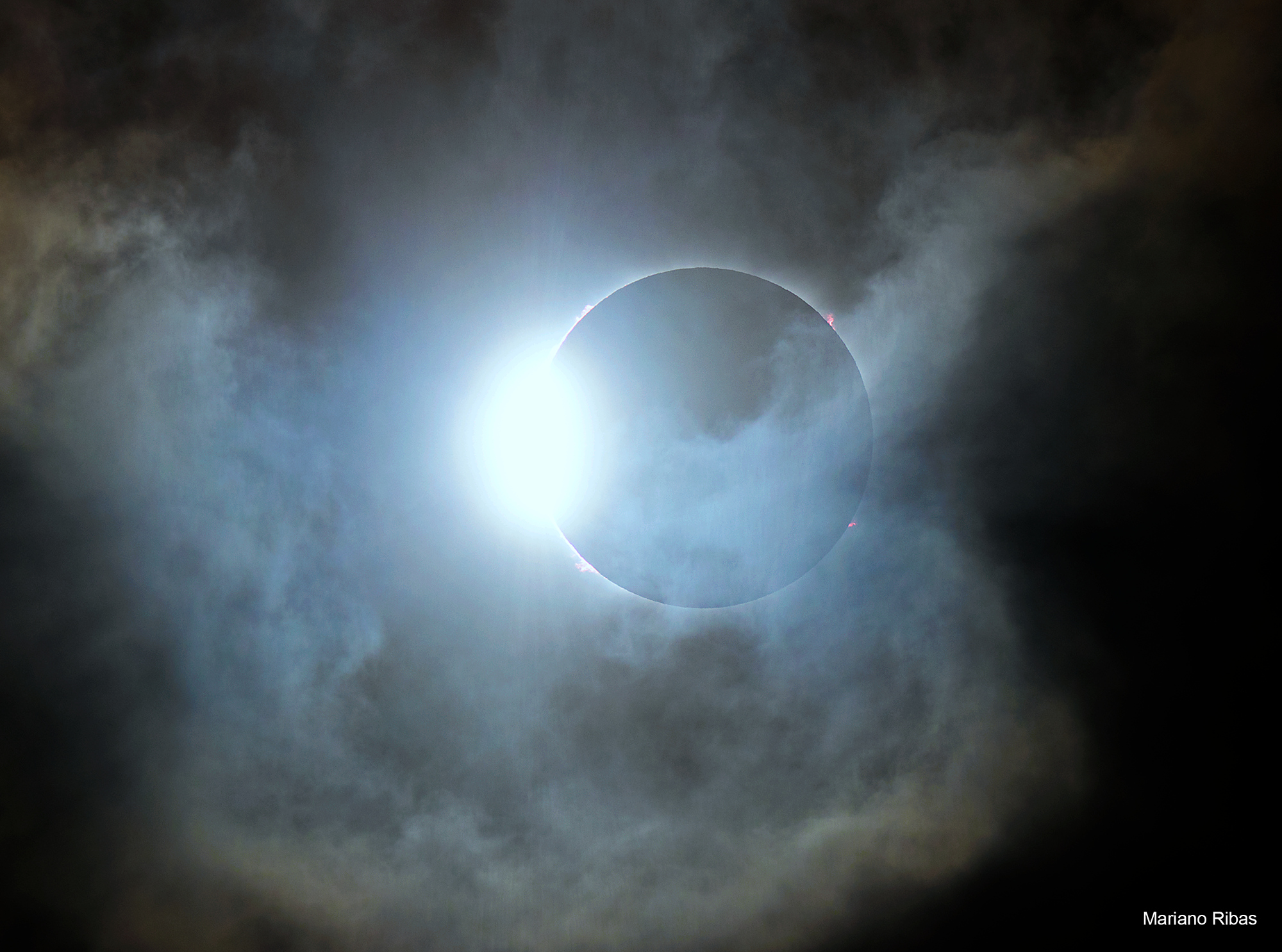 APOD: 2020 December 18 – Diamond in the Sky