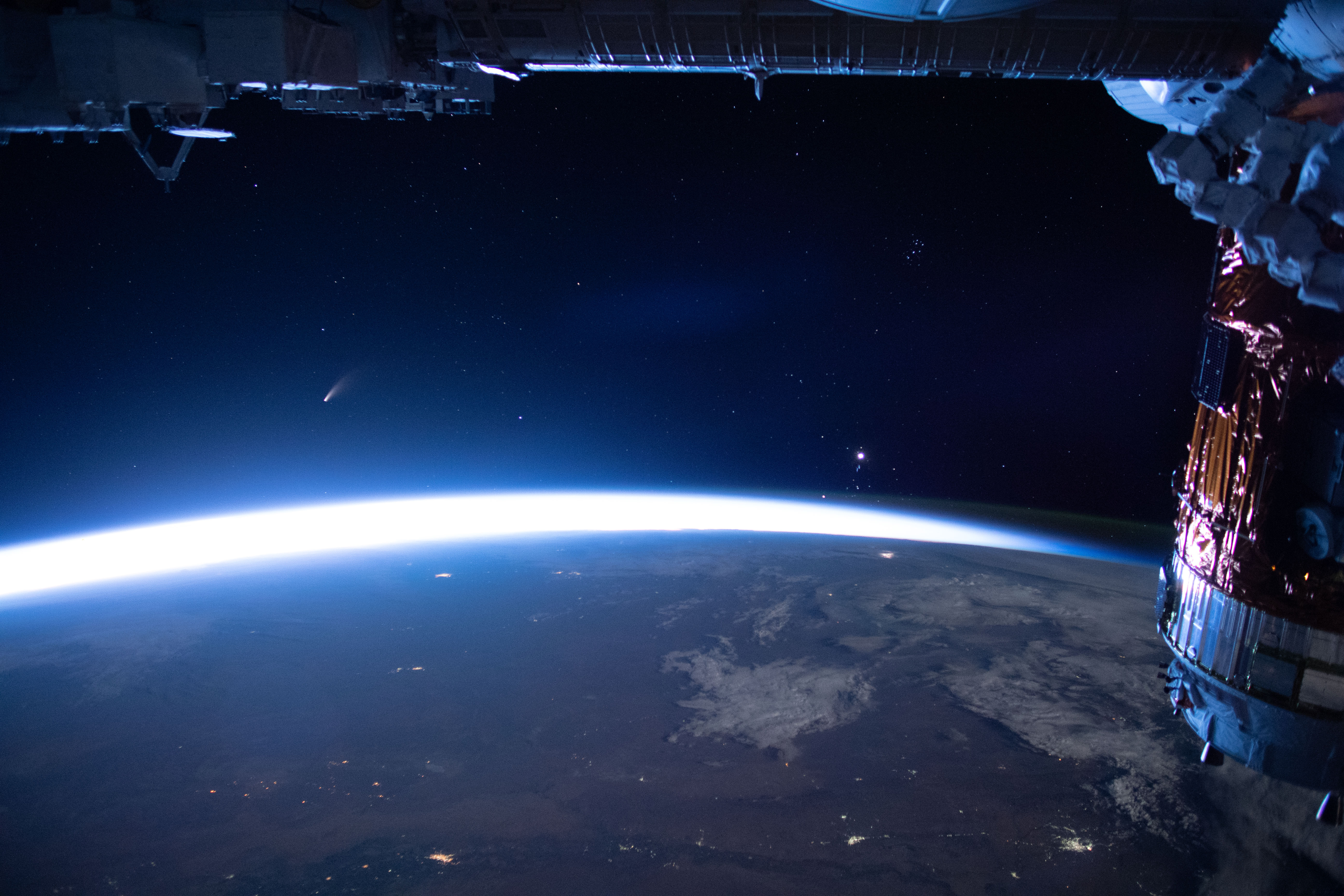APOD: 2020 July 10 – Comet NEOWISE from the ISS