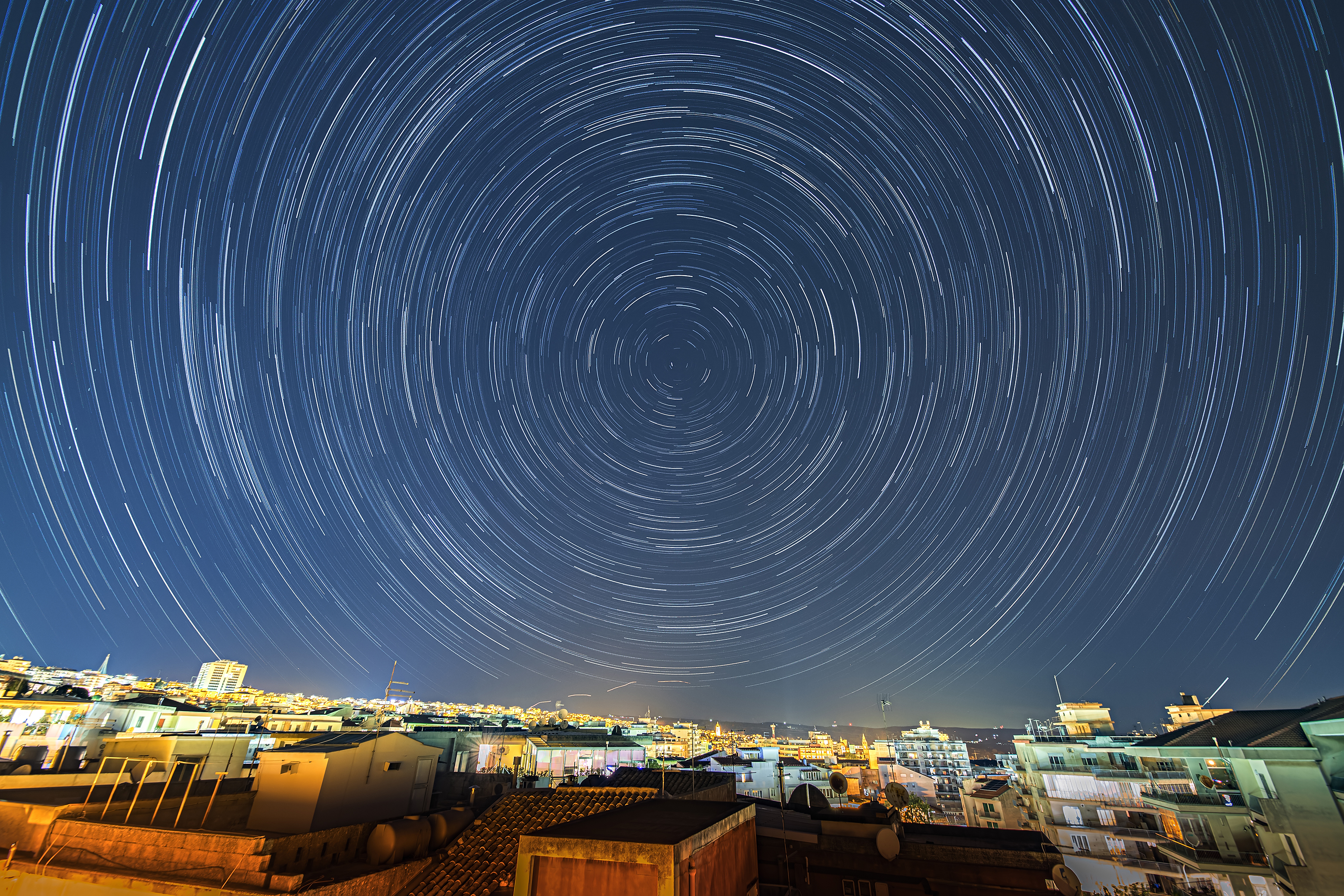 APOD: 2020 March 28 – Stars Trail over Ragusa