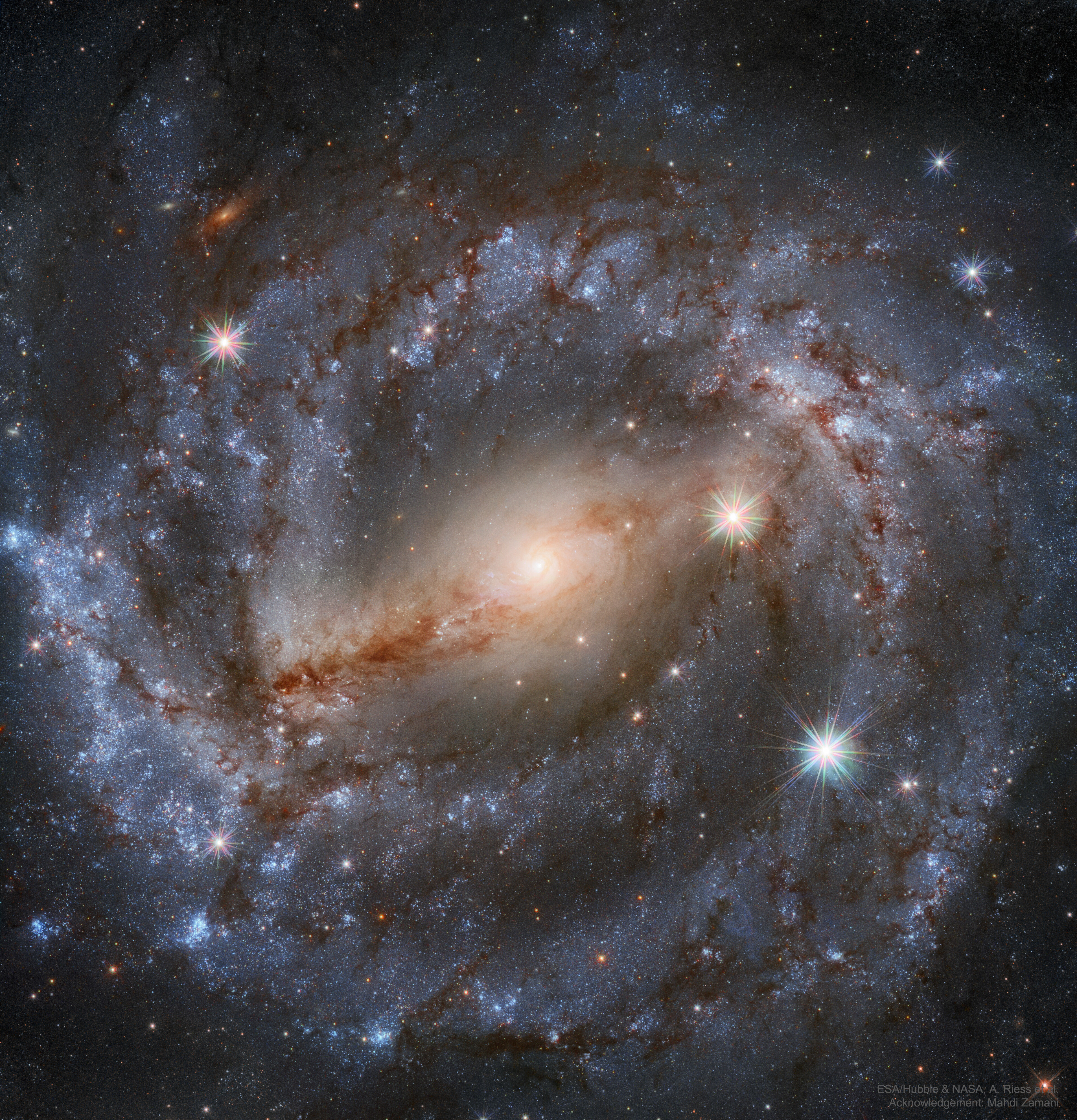 APOD: 2020 October 5 – NGC 5643: Nearby Spiral Galaxy from Hubble