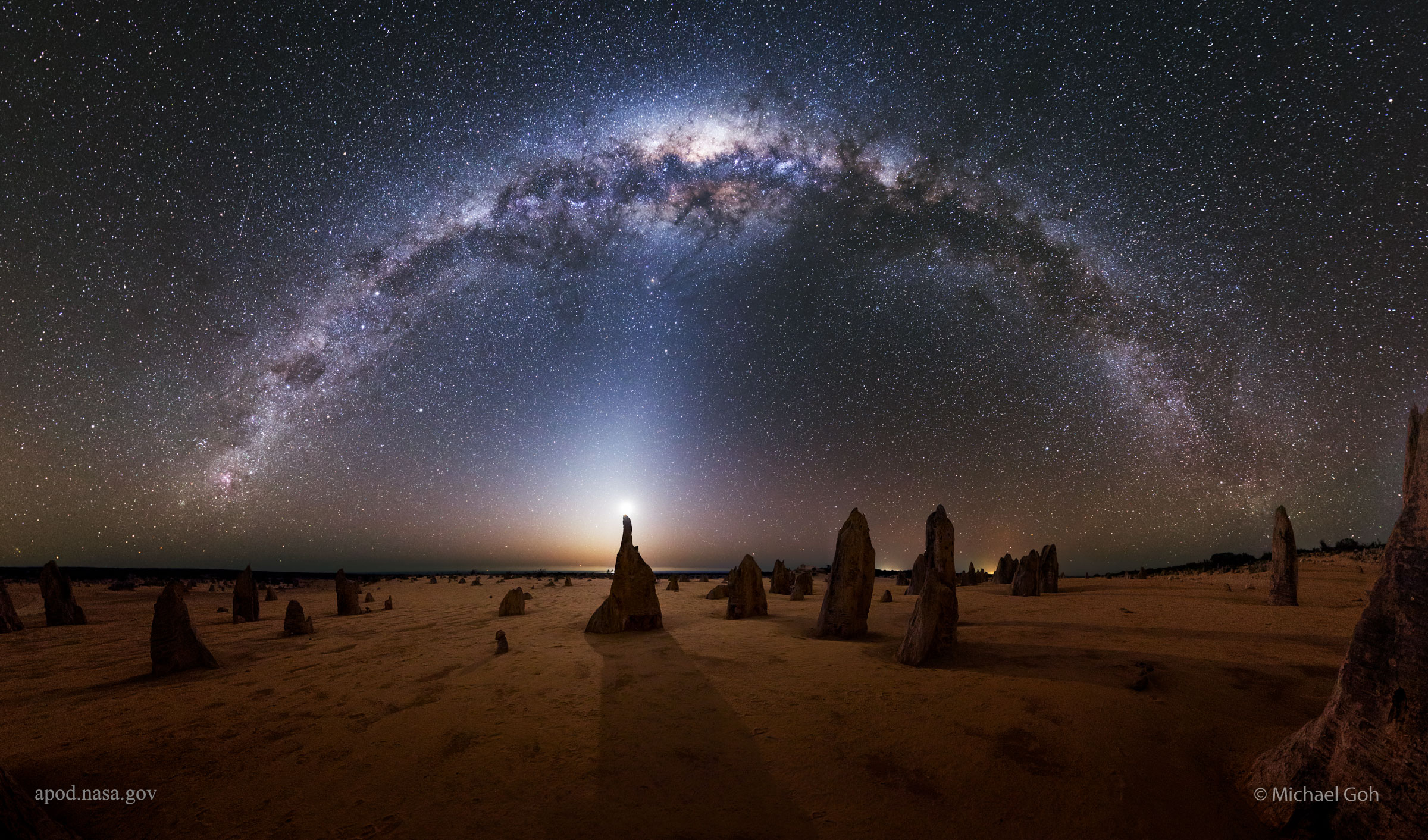 APOD: 2020 October 11 – Milky Way over the Pinnacles in Australia