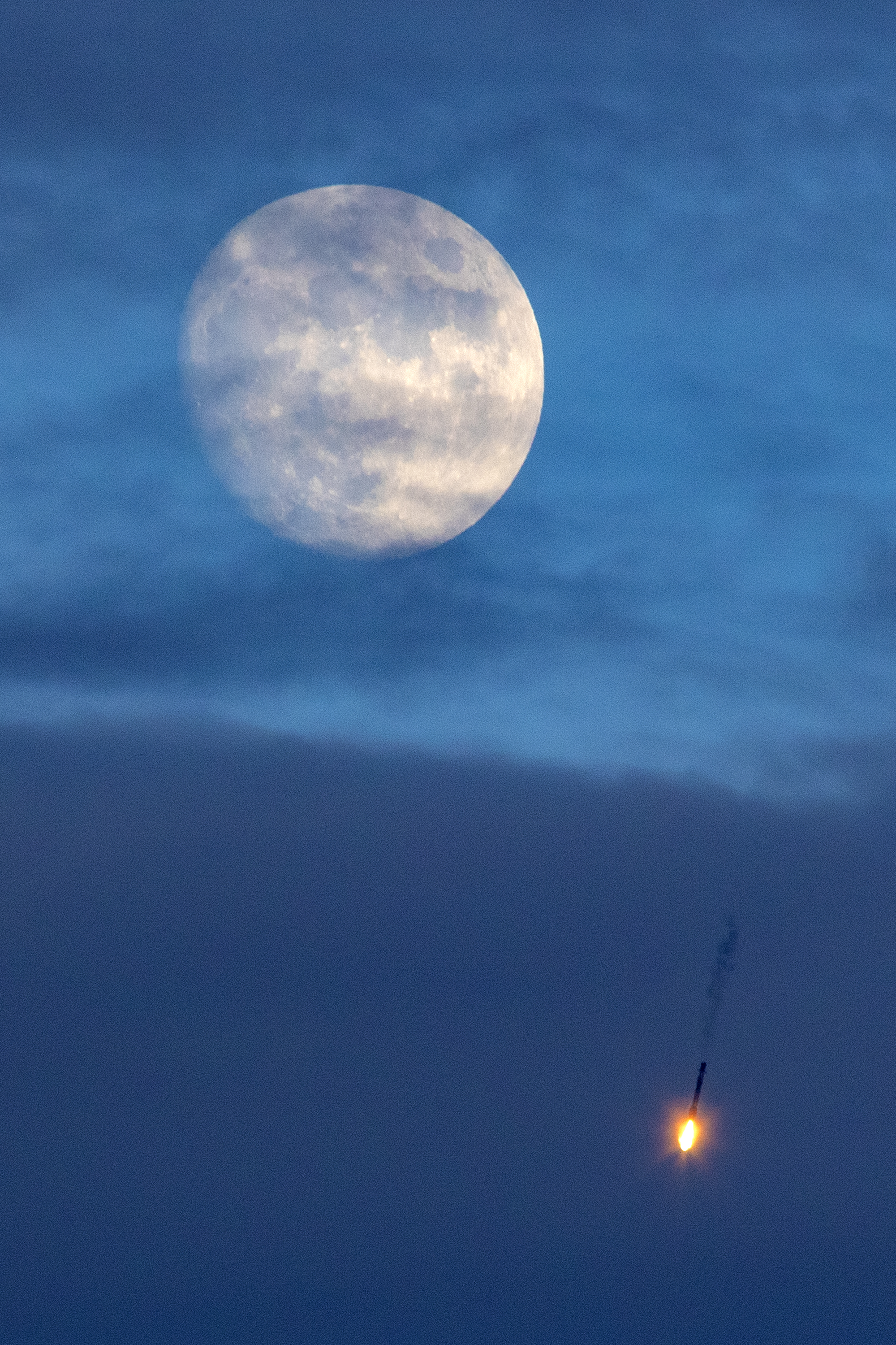 APOD: 2020 September 5 – A Falcon 9 Moon