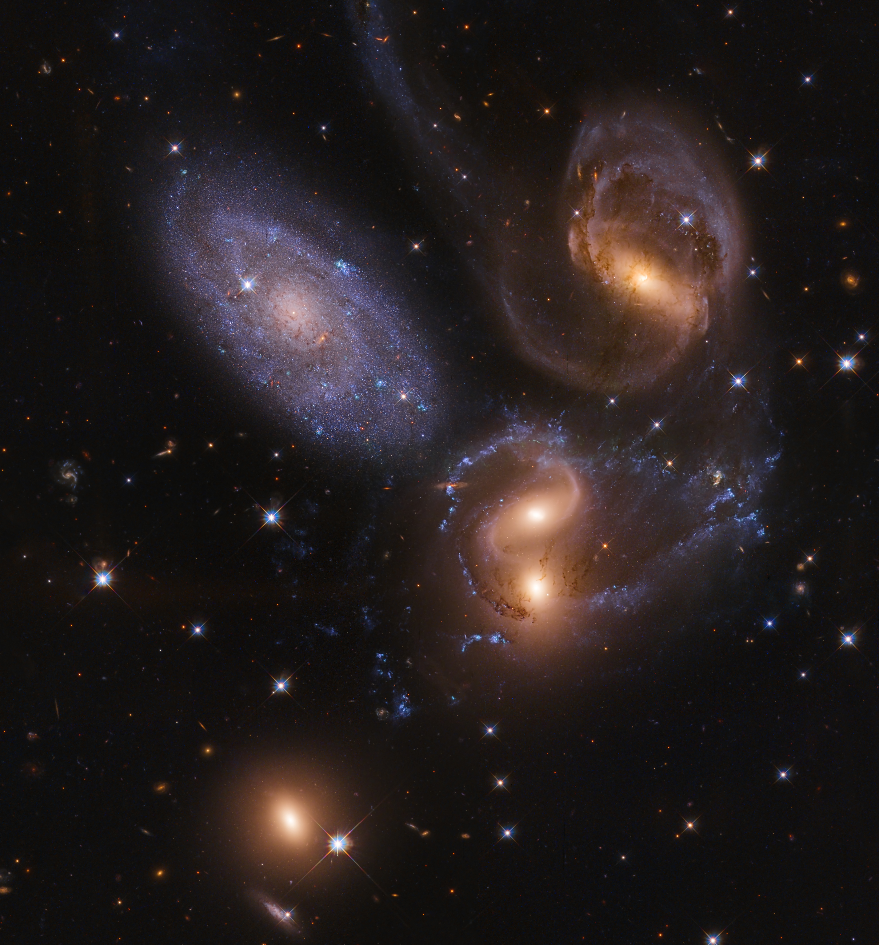 APOD: 2021 December 18 – Stephan s Quintet