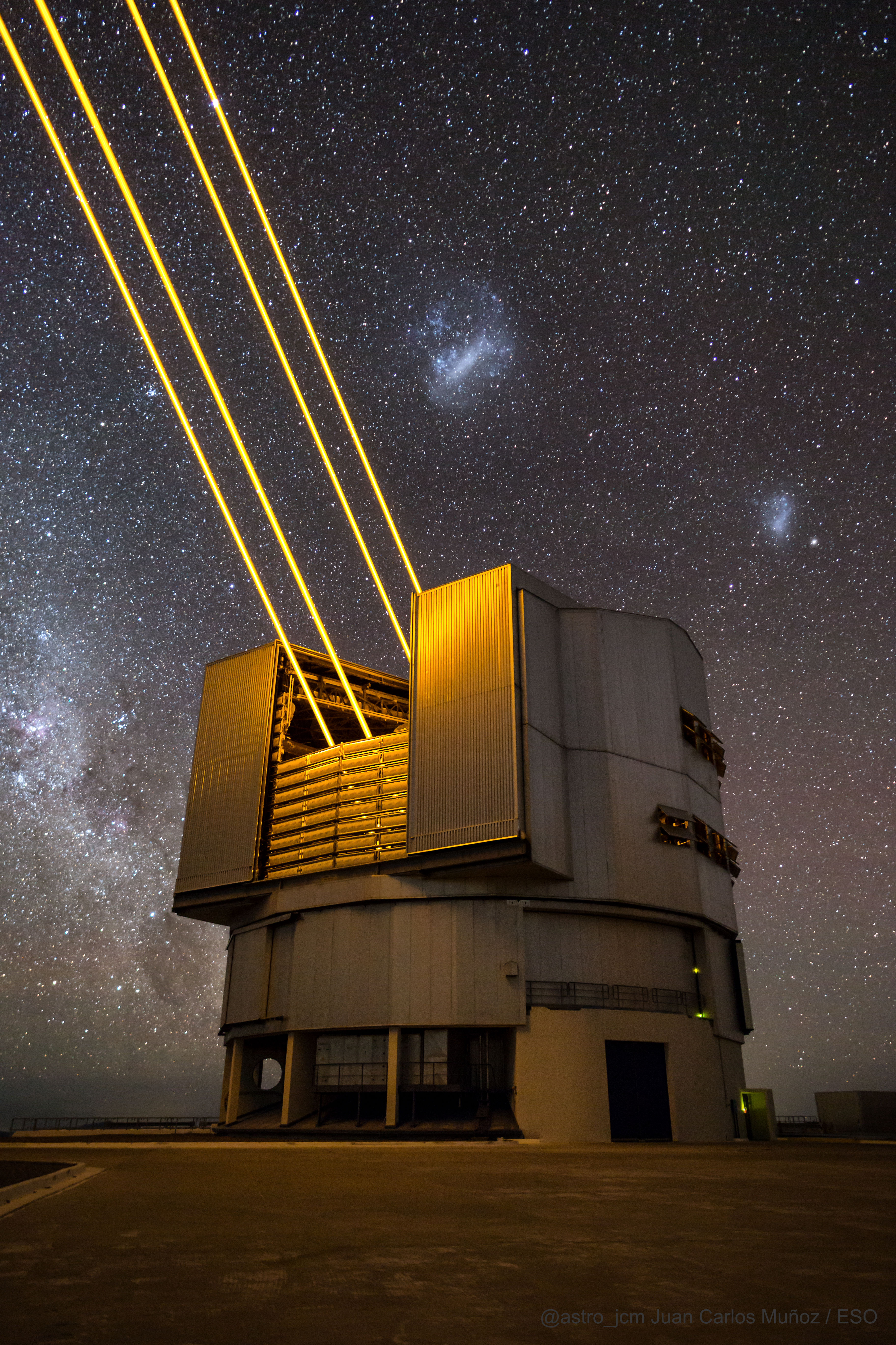 APOD: 2021 February 10 – Firing Lasers to Tame the Sky