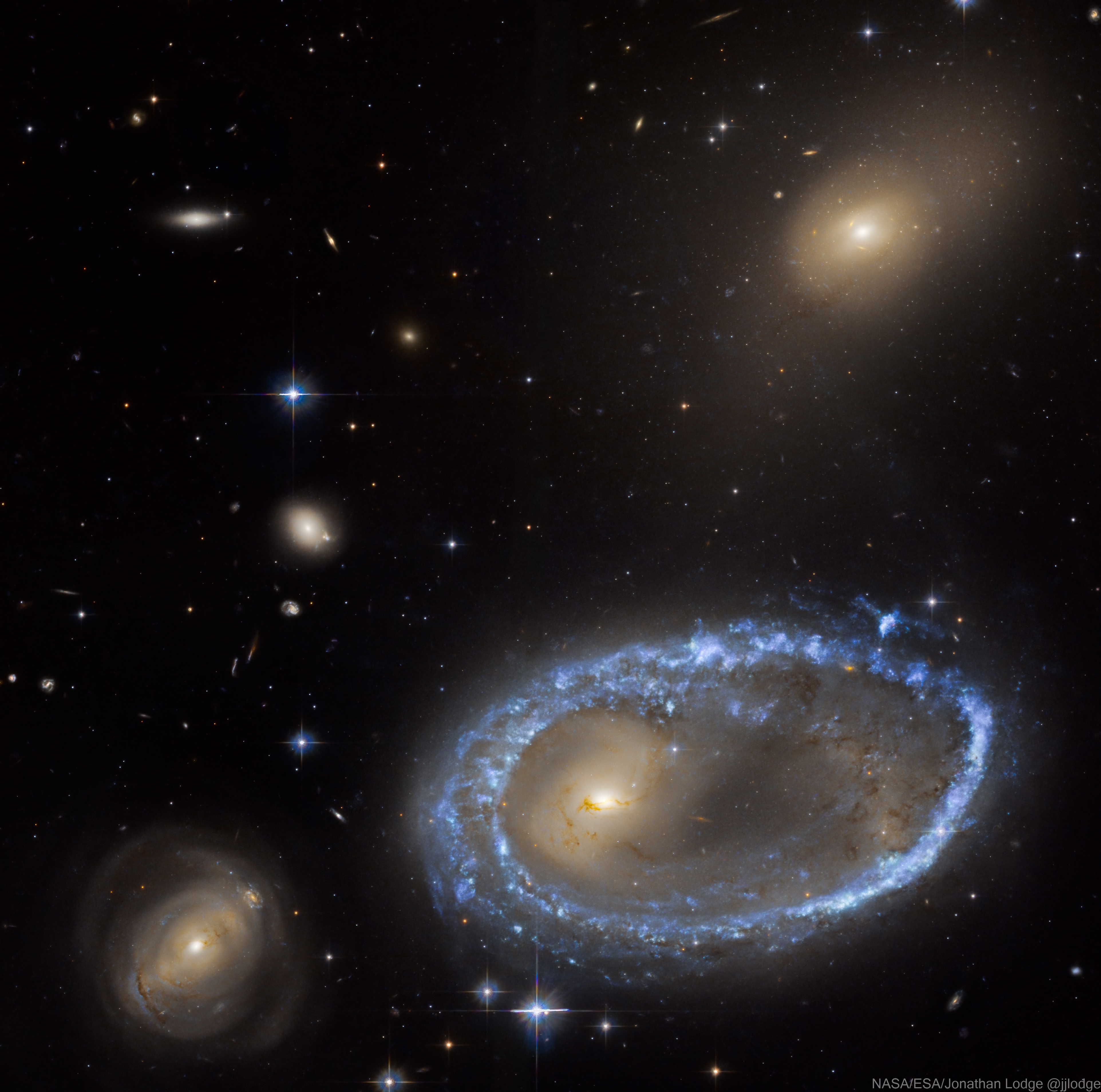 APOD: 2021 July 28 – Ring Galaxy AM 0644 741