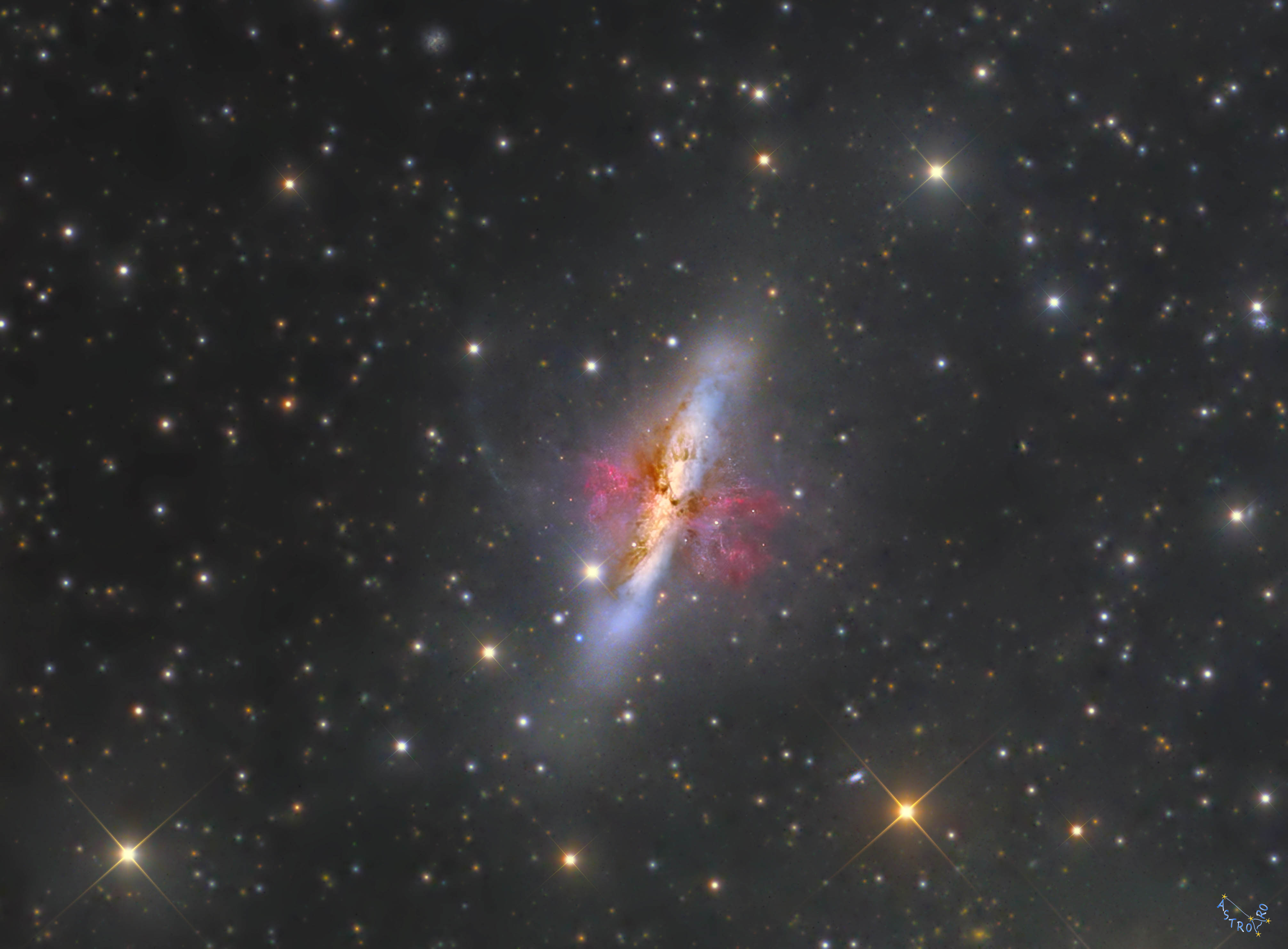 APOD: 2021 July 9 – M82: Starburst Galaxy with a Superwind