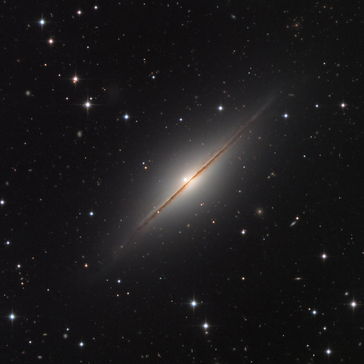 APOD: 2021 July 22 – NGC 7814: Little Sombrero with Supernova