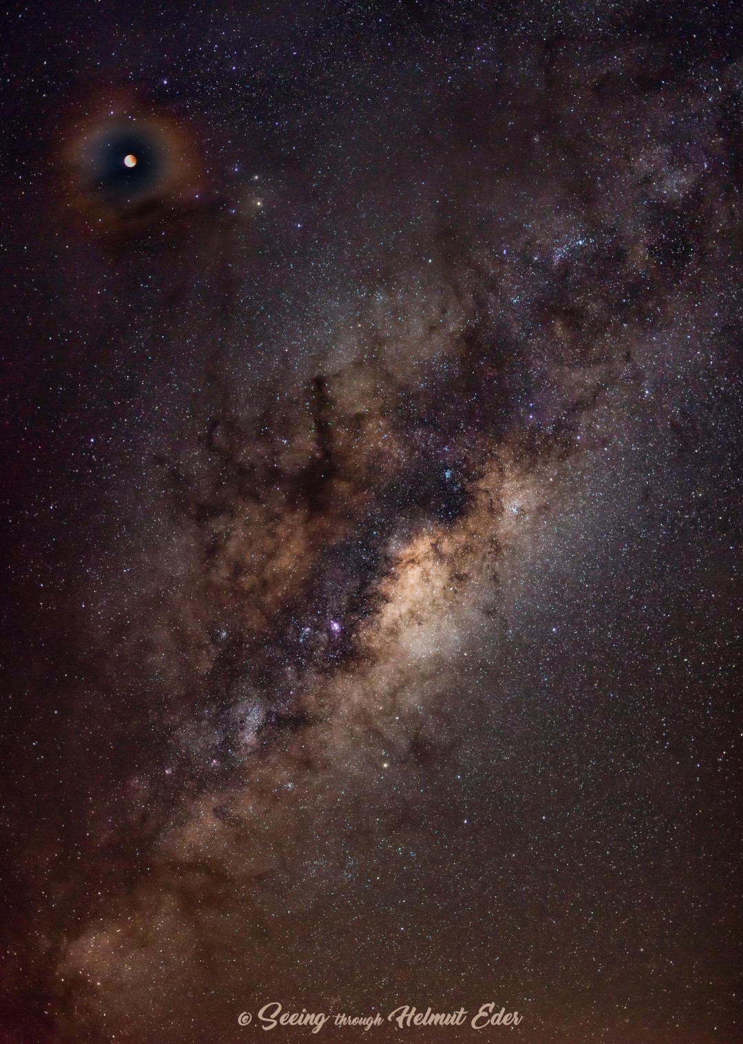 APOD: 2021 June 9 – A Total Lunar Eclipse Corona
