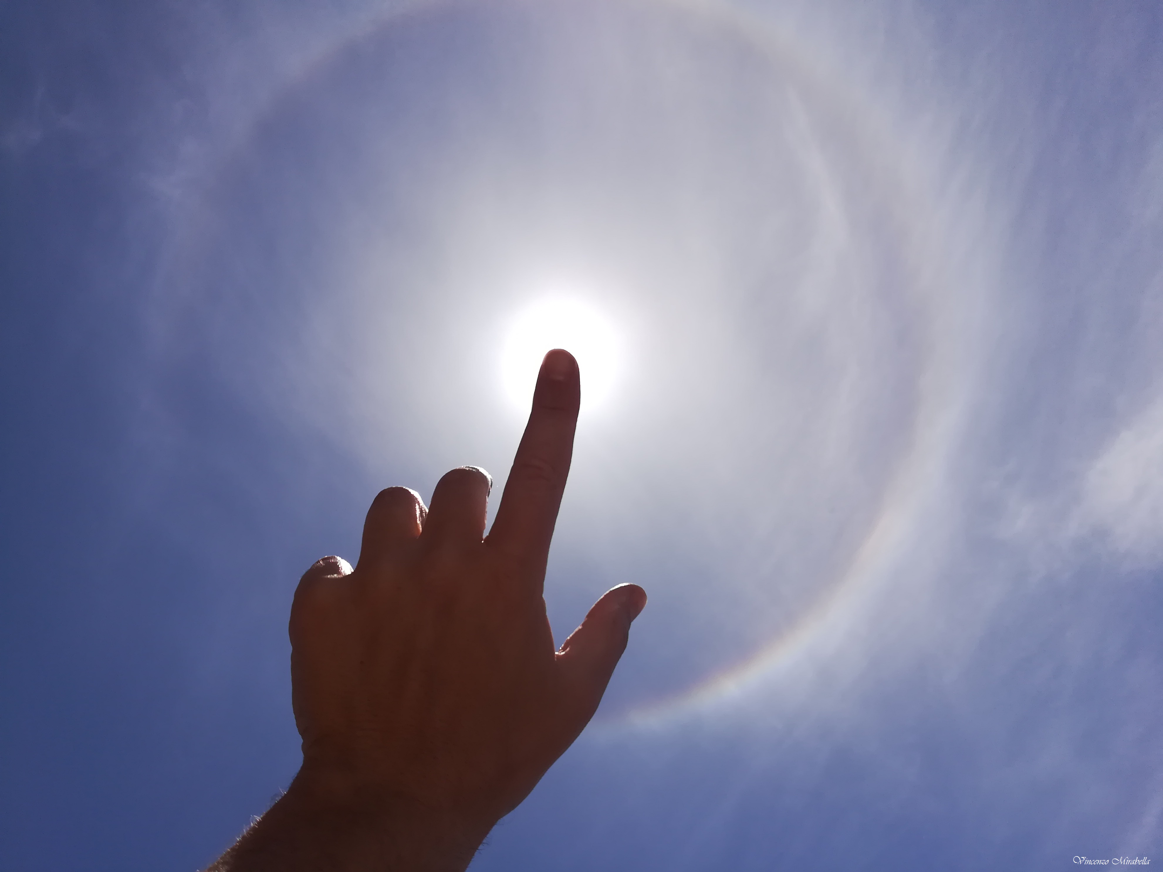 APOD: 2021 June 10 – Circular Sun Halo