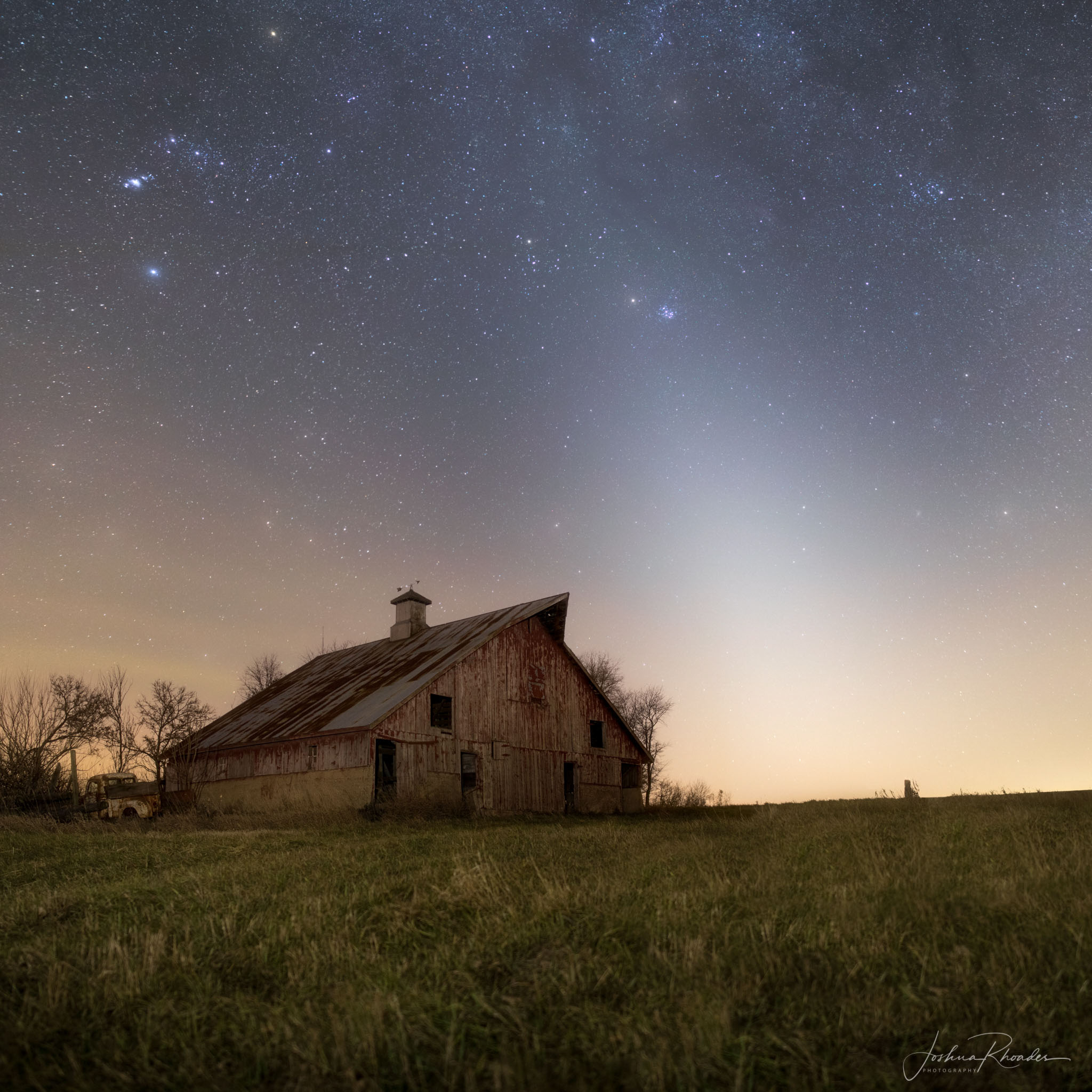 APOD: 2021 March 11 – Zodiacal Light and Mars