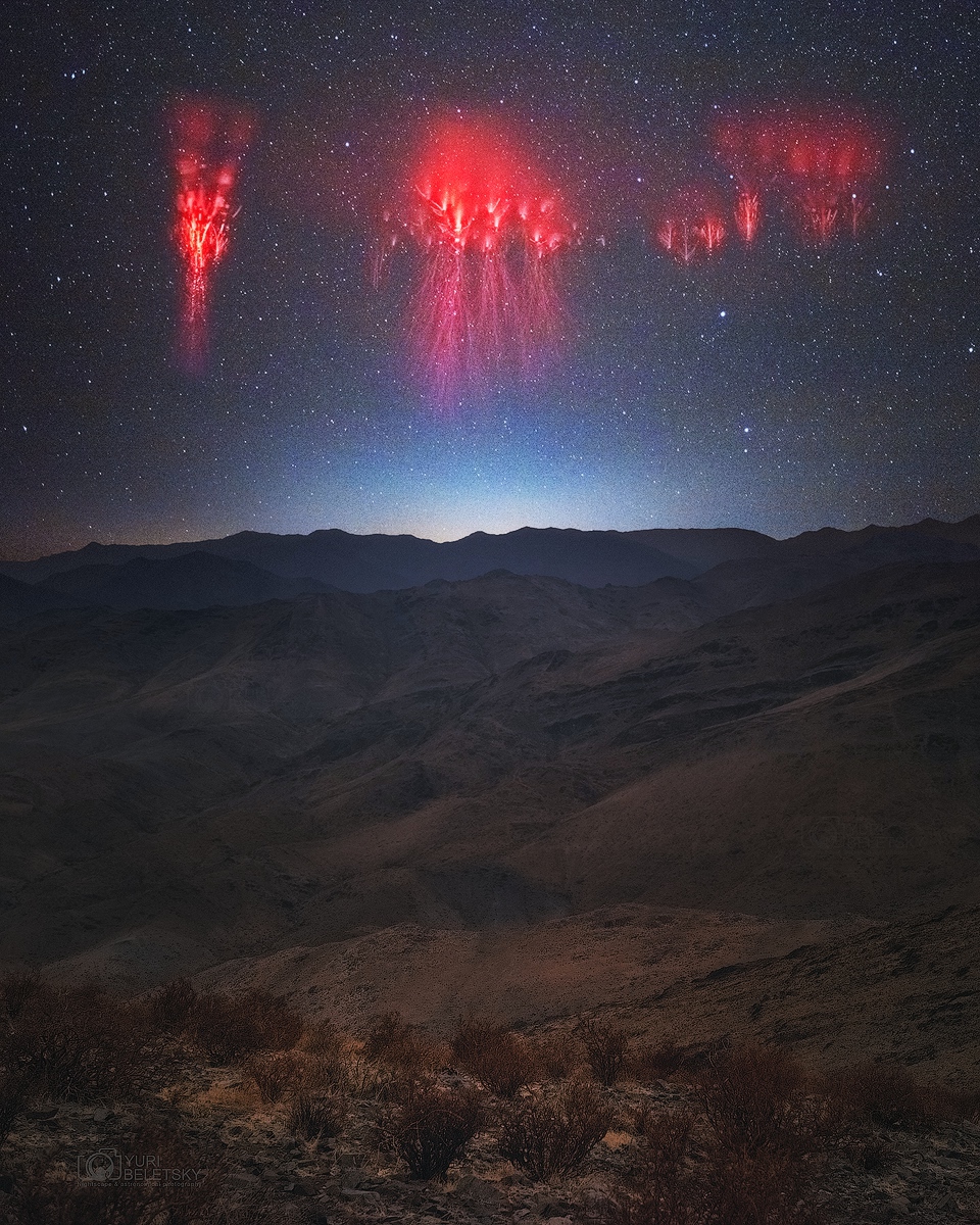 APOD: 2021 March 30 – Red Sprite Lightning over the Andes