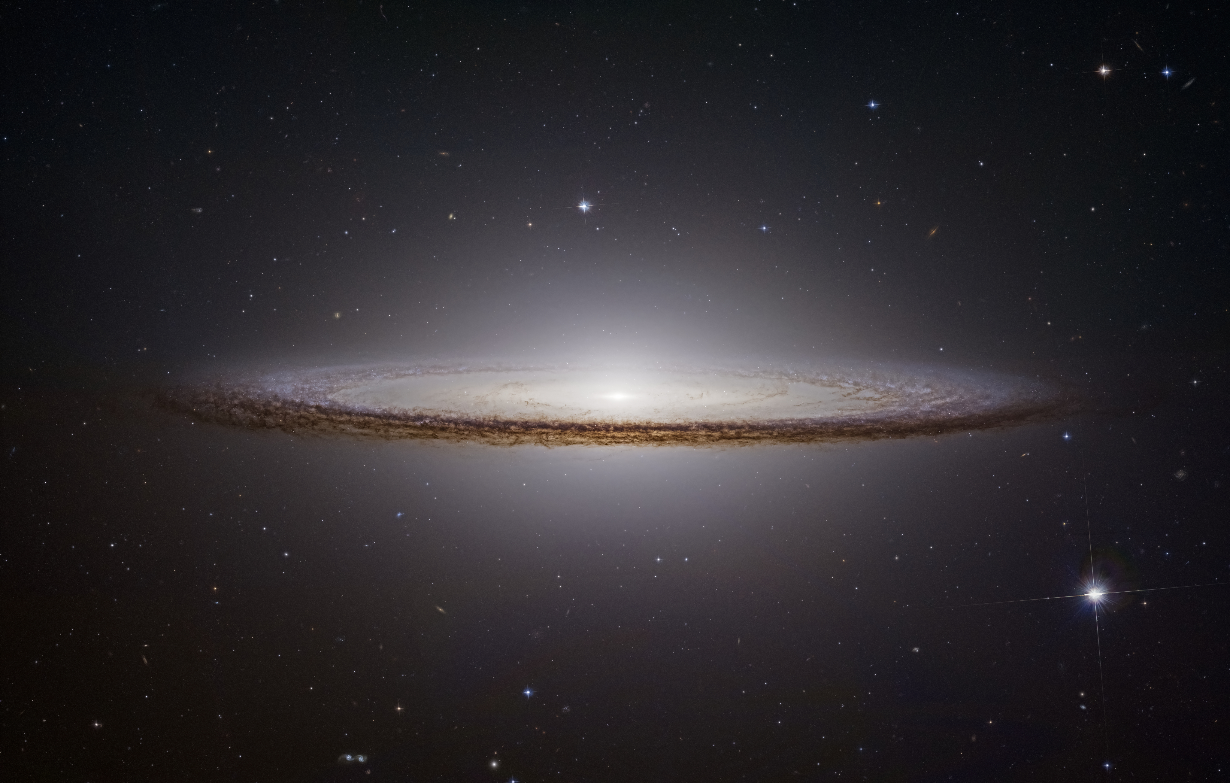 APOD: 2022 April 23 – Messier 104