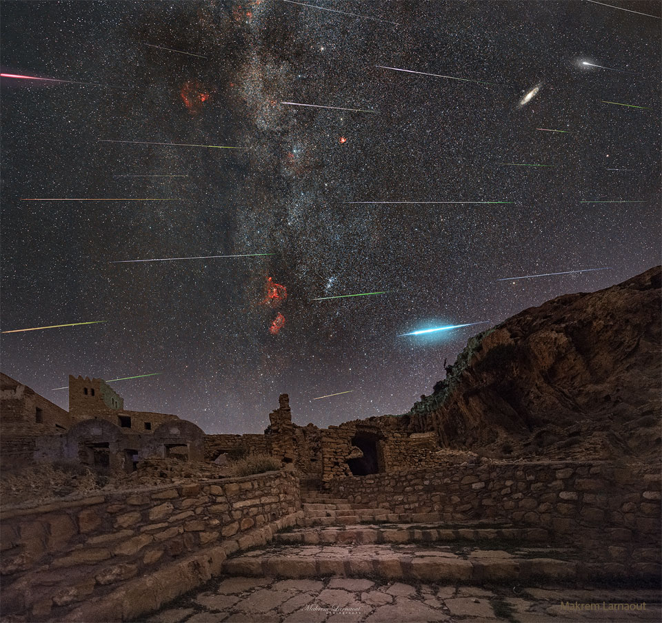 APOD: 2022 August 16 – A Meteor Wind over Tunisia
