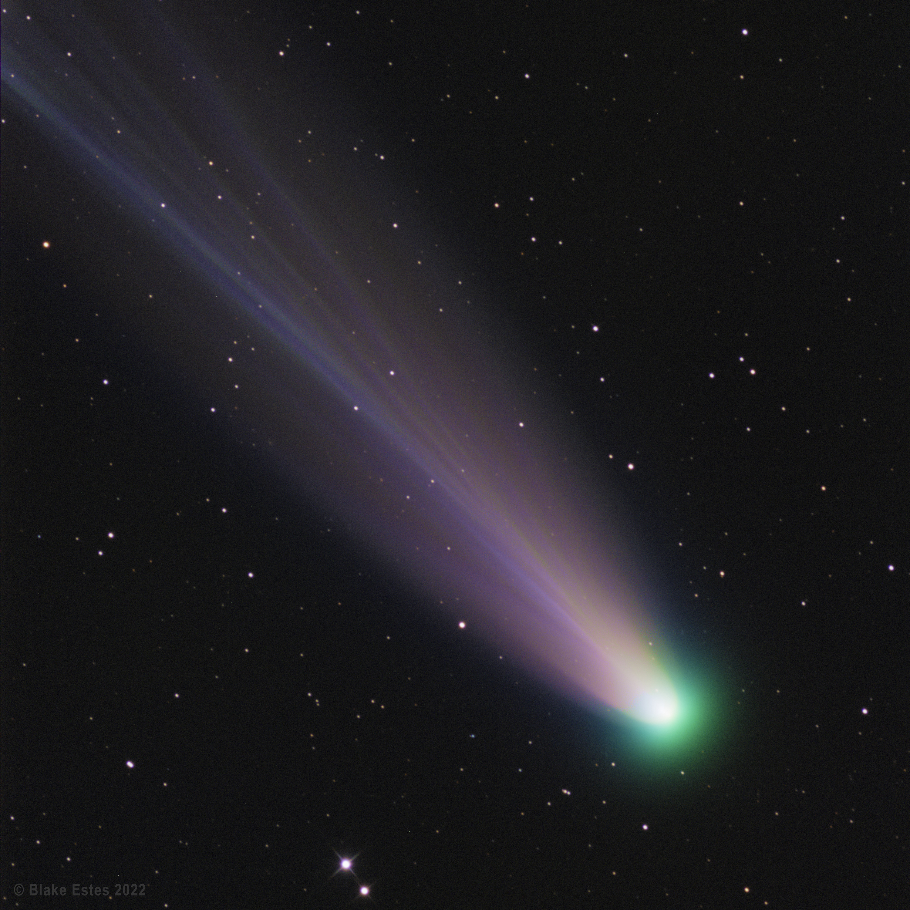 The featured image shows Comet Leonard as it appeared just before sunset on 2022 January 2 from Siding Spring, Australia. The comet shows a bright green coma and a long and detailed ion tail. Please see the explanation for more detailed information.