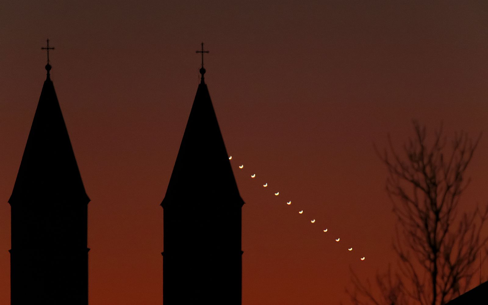 APOD: 2022 January 6 – The Last Days of Venus as the Evening Star